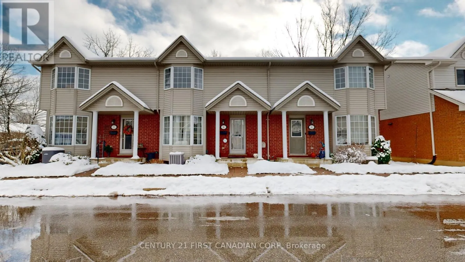 6 - 20 KERNOHAN PARKWAY, #6