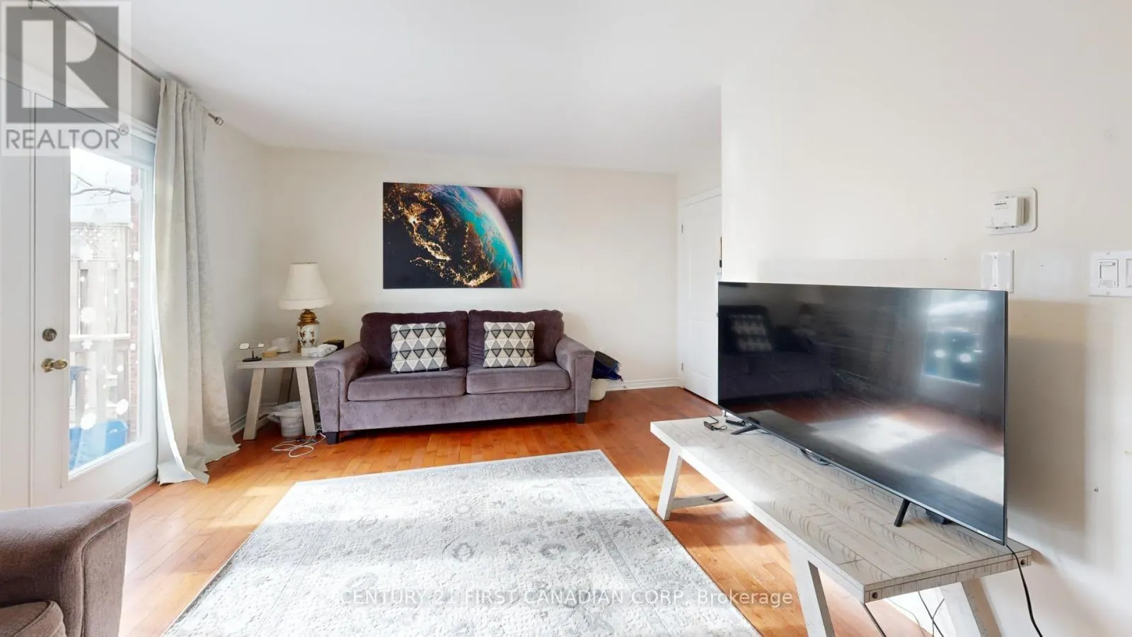 6 - 20 KERNOHAN PARKWAY, #6