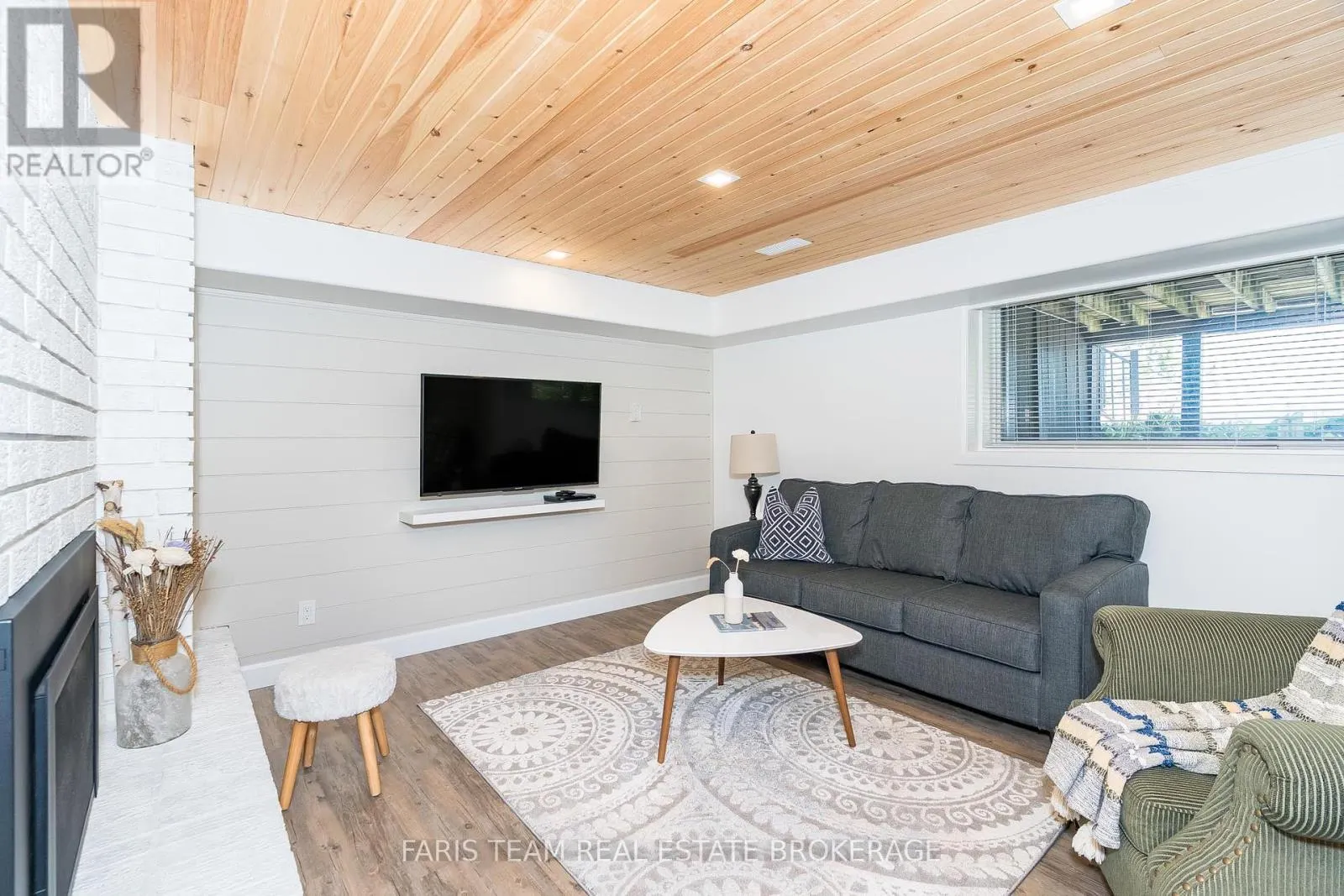 328 CEDAR AVENUE