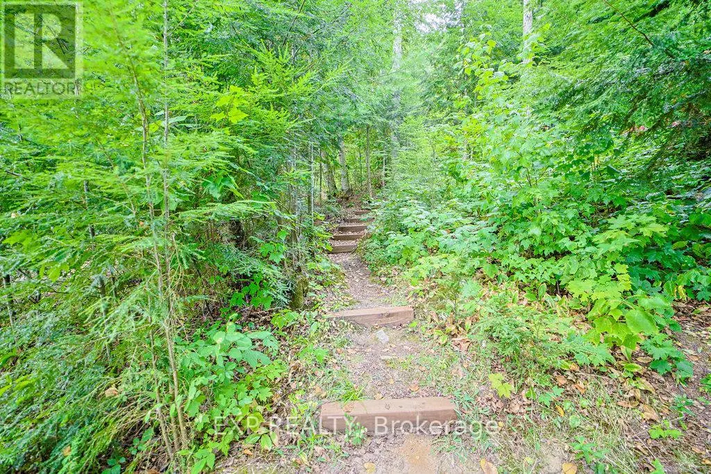 565 WEST DIAMOND LAKE ROAD