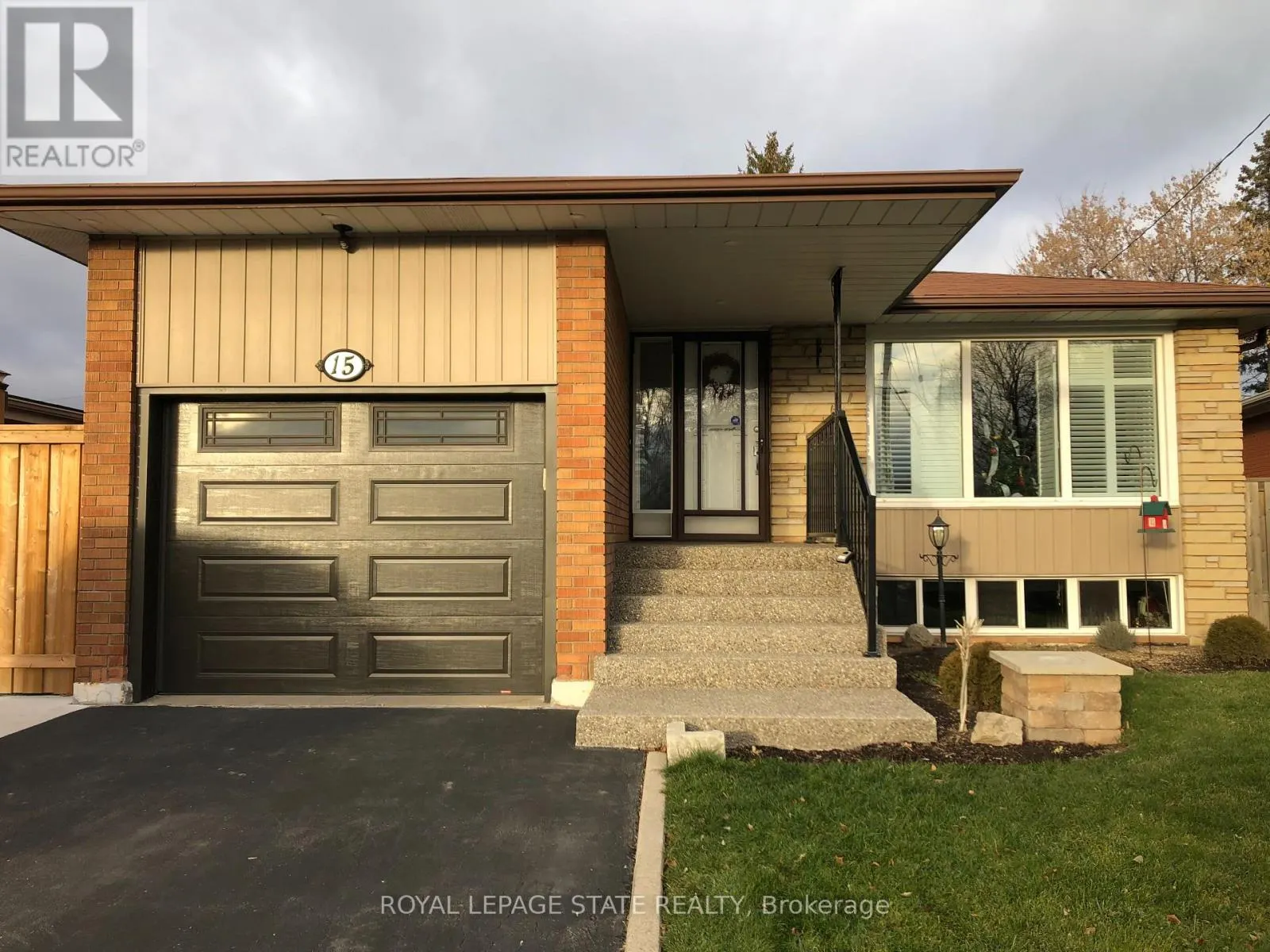15 PURDY CRESCENT