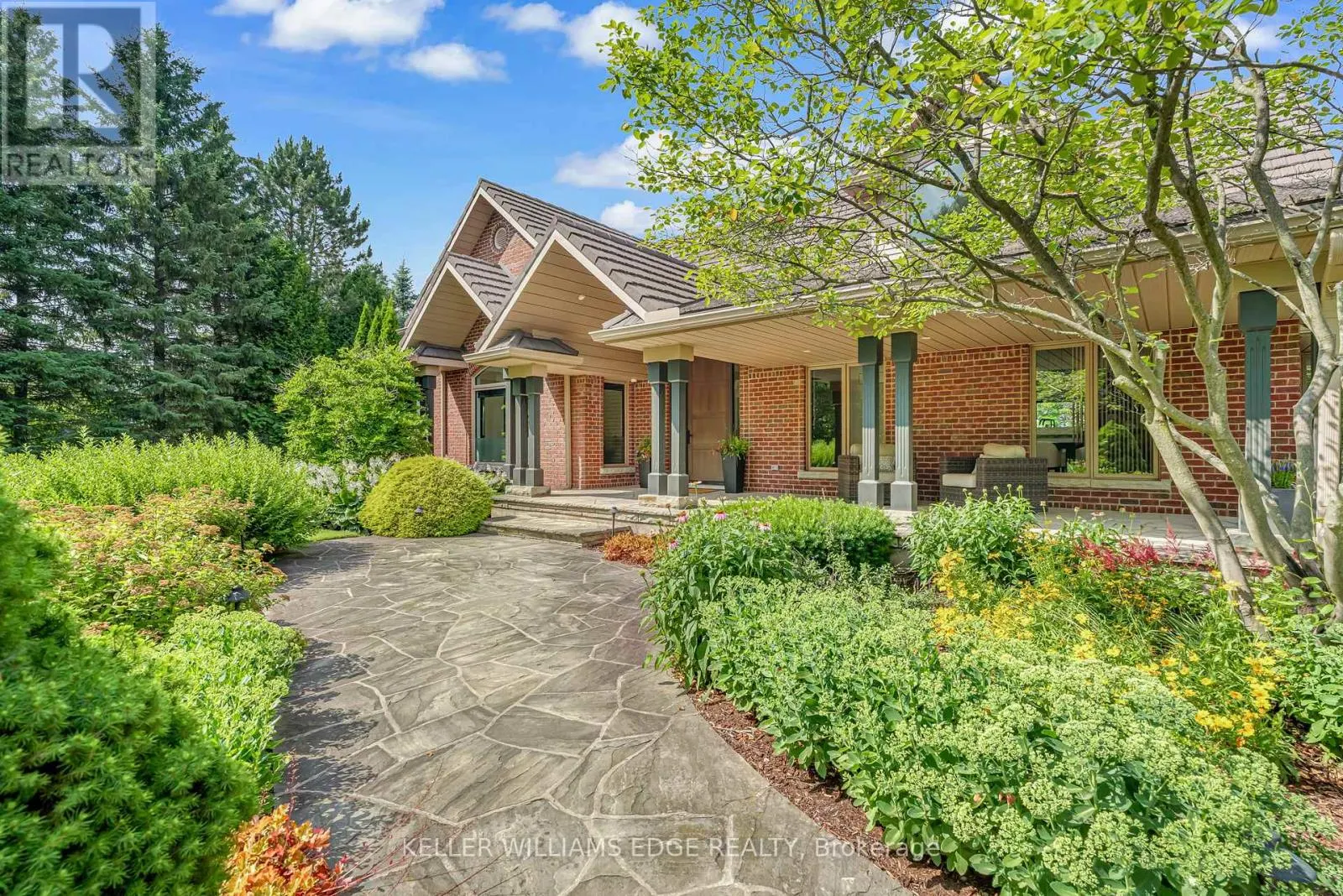 18 FOX RUN DRIVE