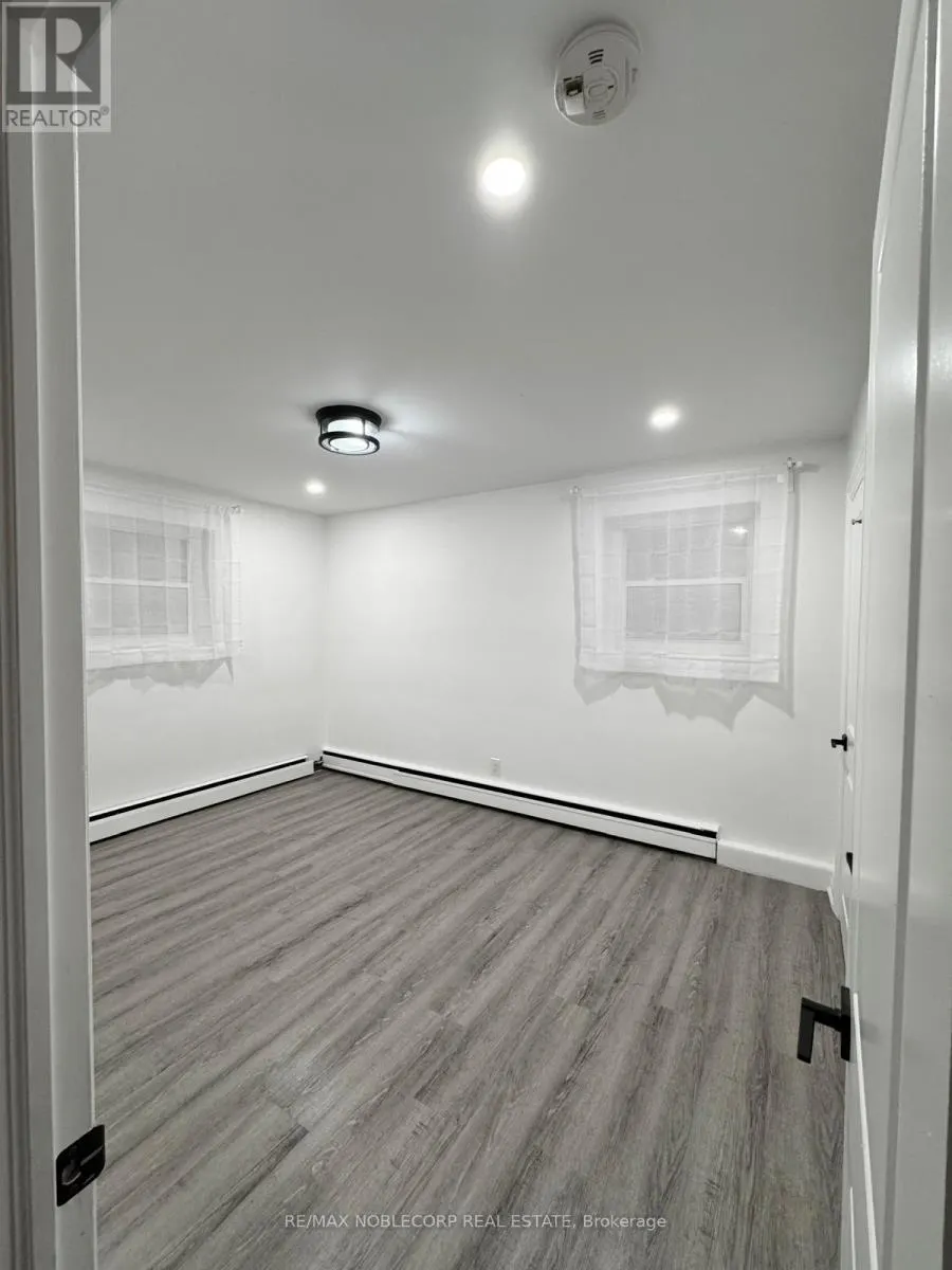 2 - 5 APPLEWOOD AVENUE