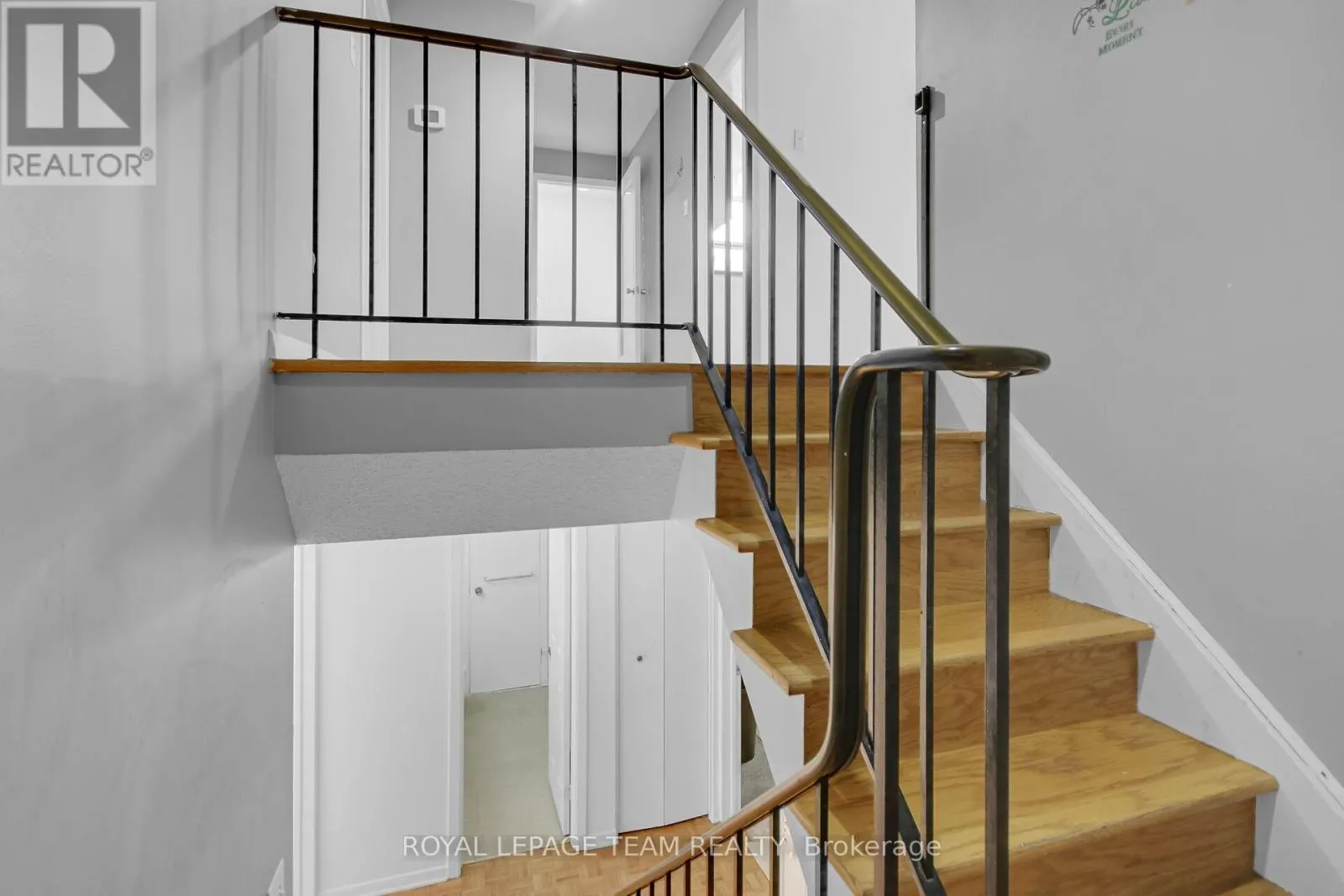 52 BOWHILL AVENUE