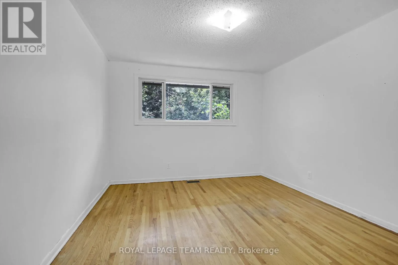 52 BOWHILL AVENUE