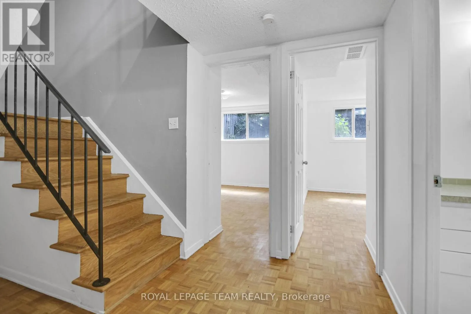 52 BOWHILL AVENUE