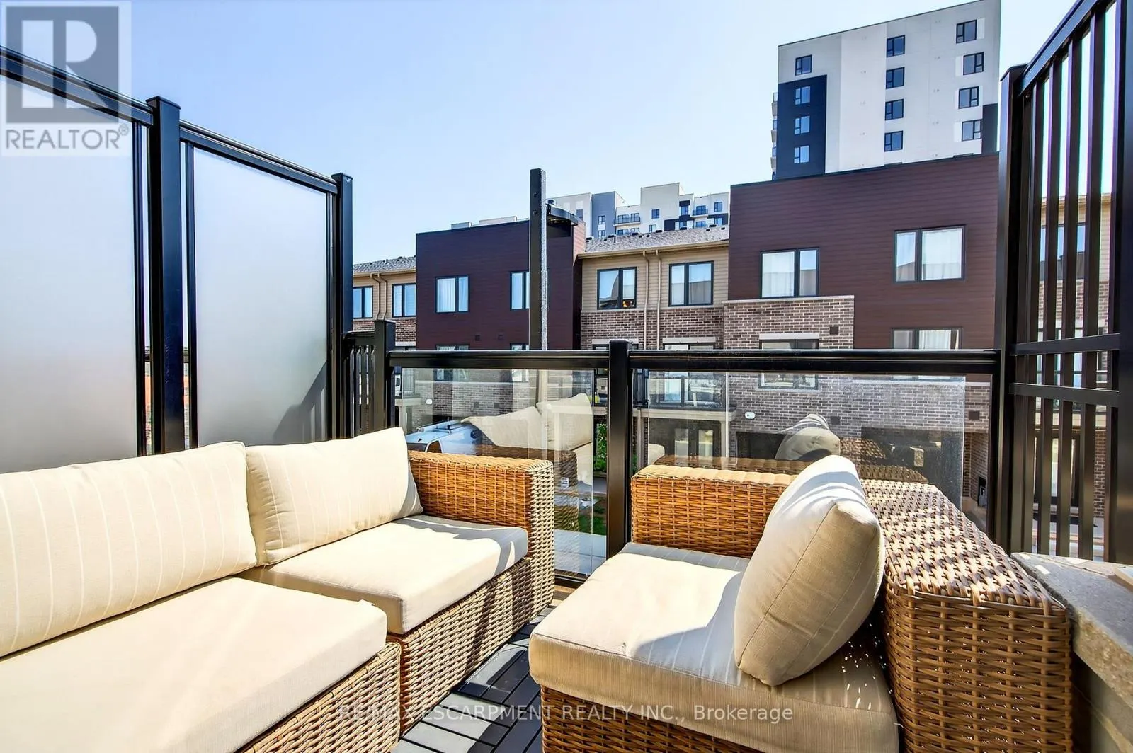 27 DRYDEN LANE