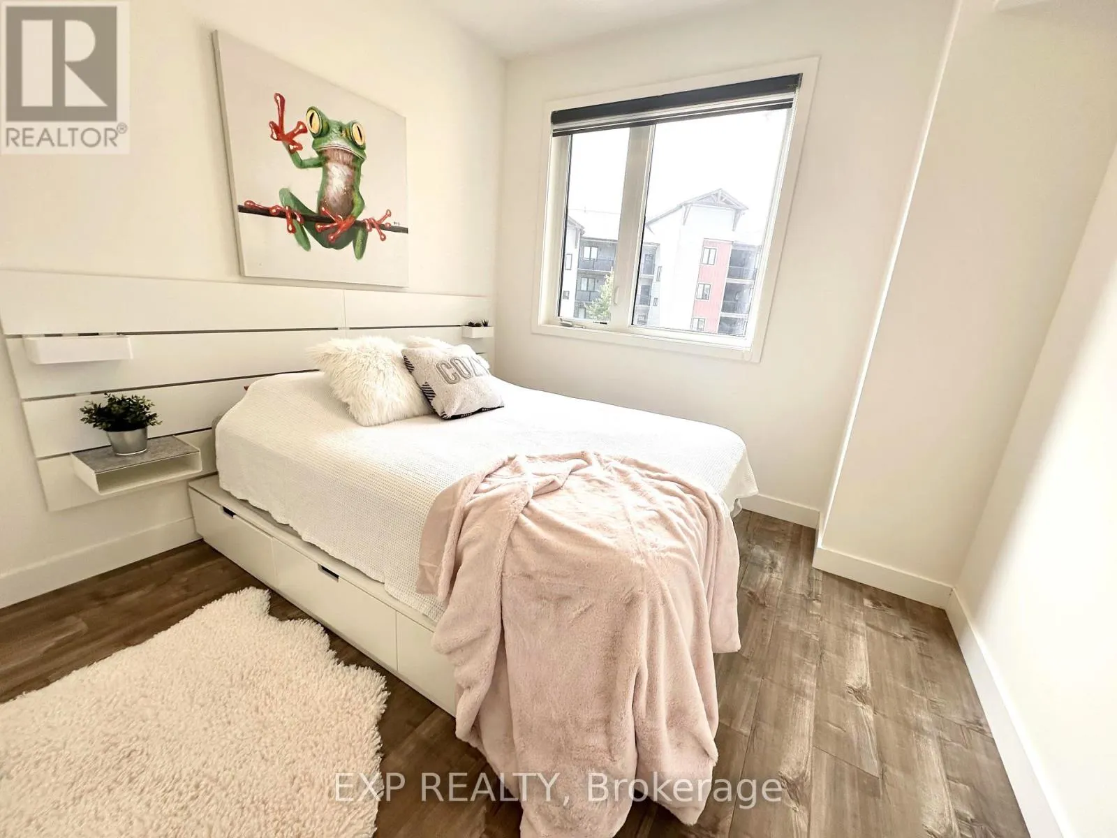 303 - 10 BEAUSOLEIL LANE