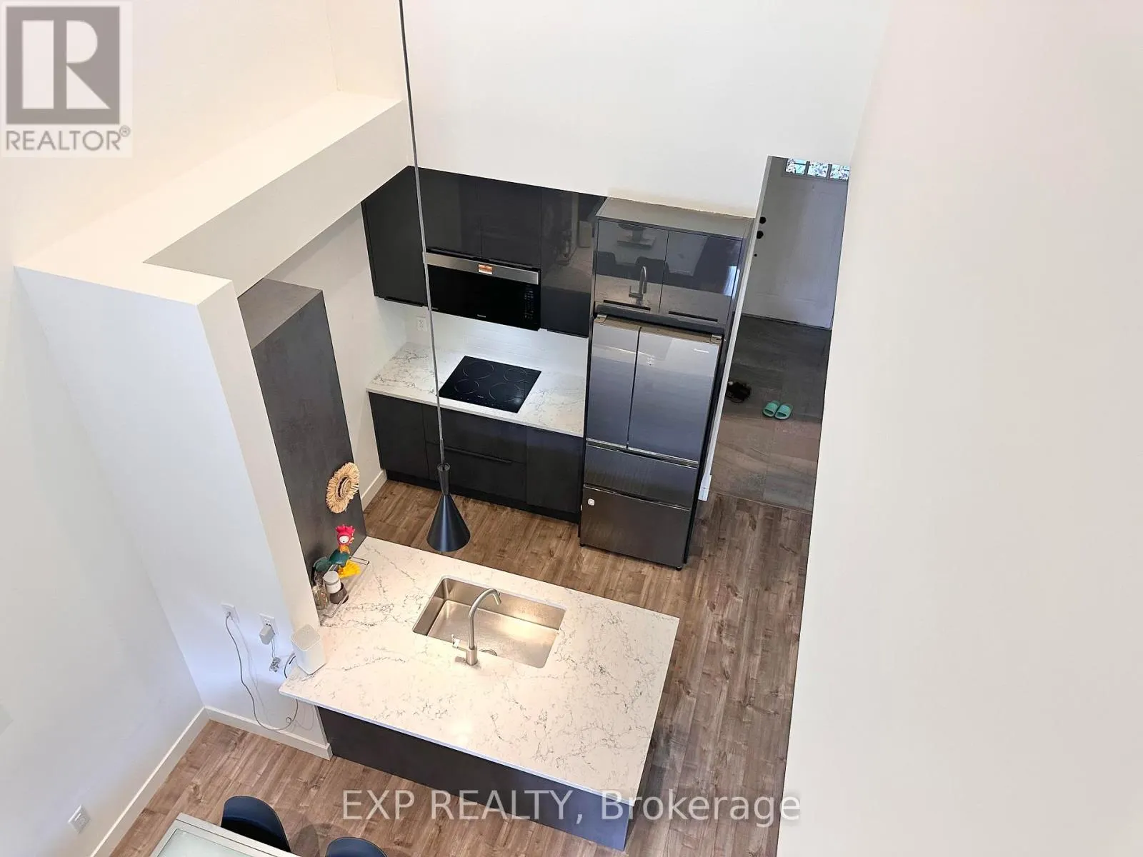 303 - 10 BEAUSOLEIL LANE
