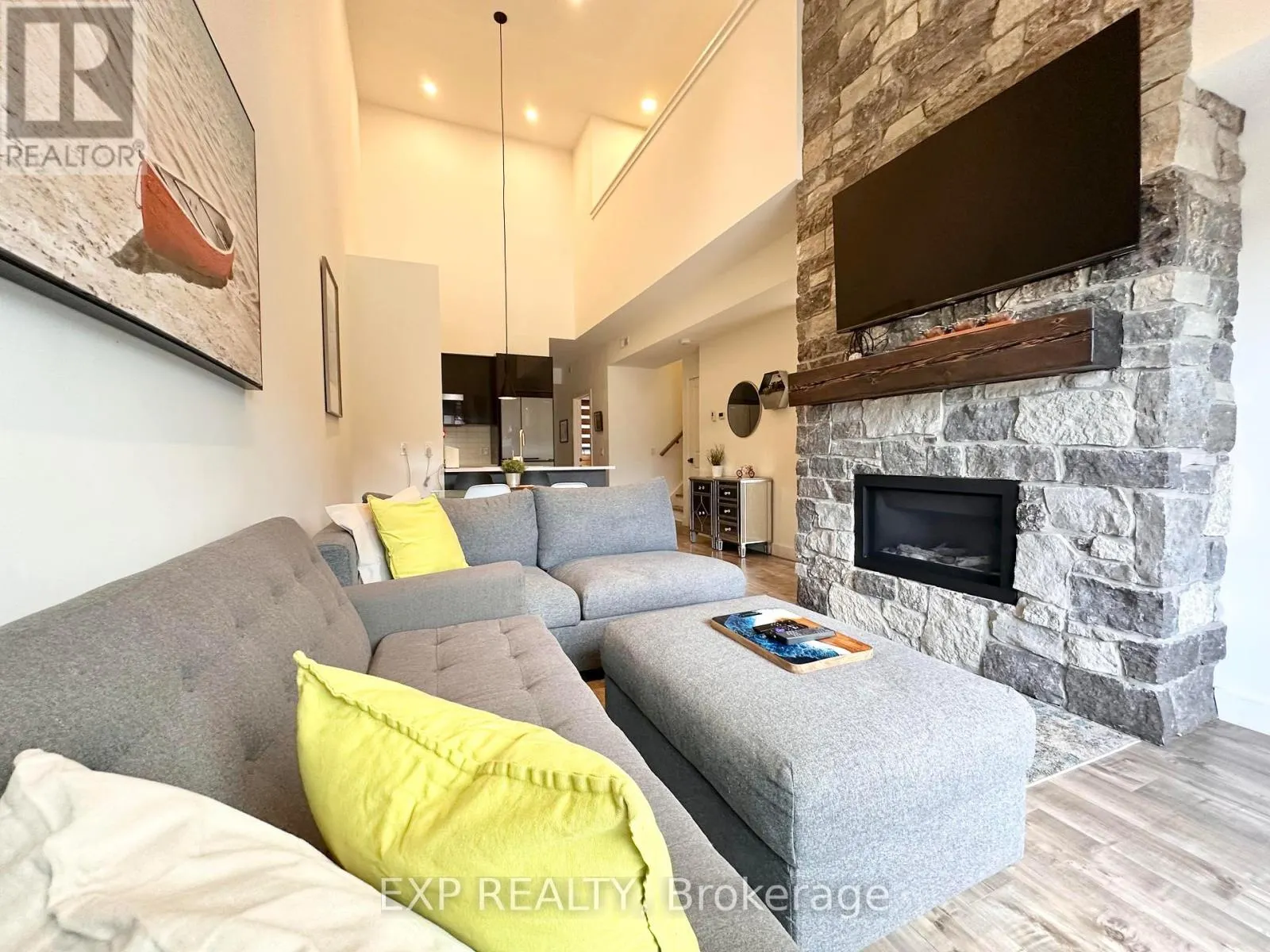 303 - 10 BEAUSOLEIL LANE