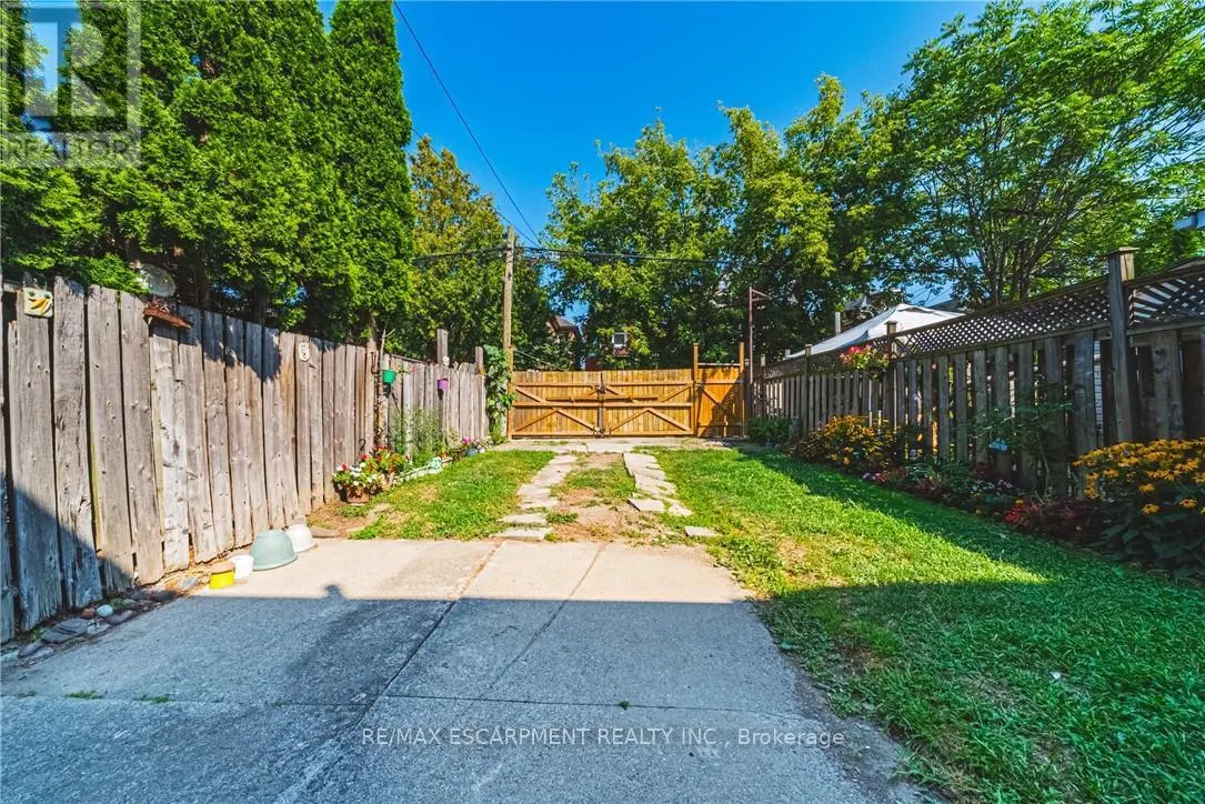 64 KINRADE AVENUE