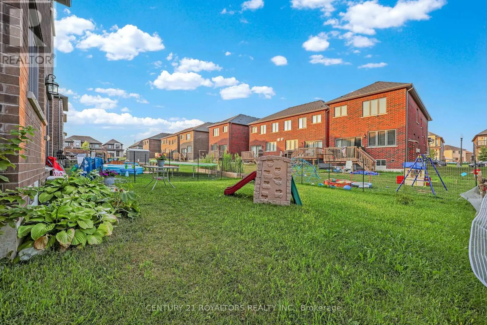 110 HUNTINGFORD TRAIL