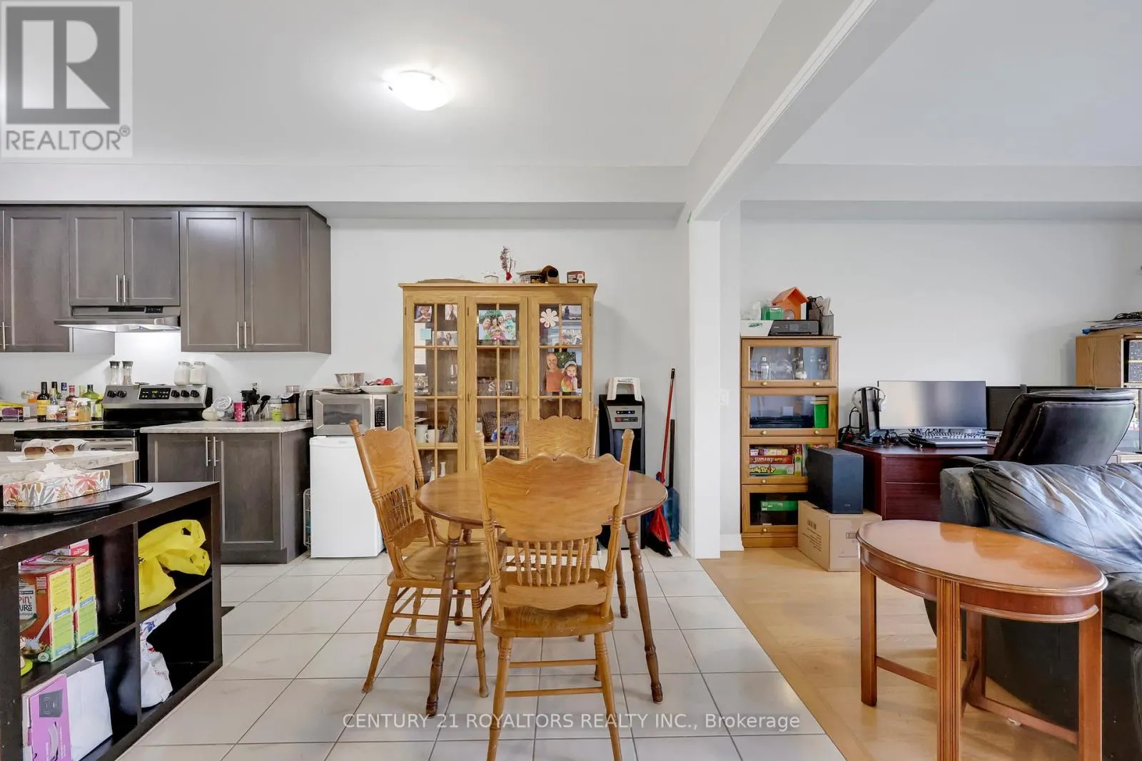 110 HUNTINGFORD TRAIL