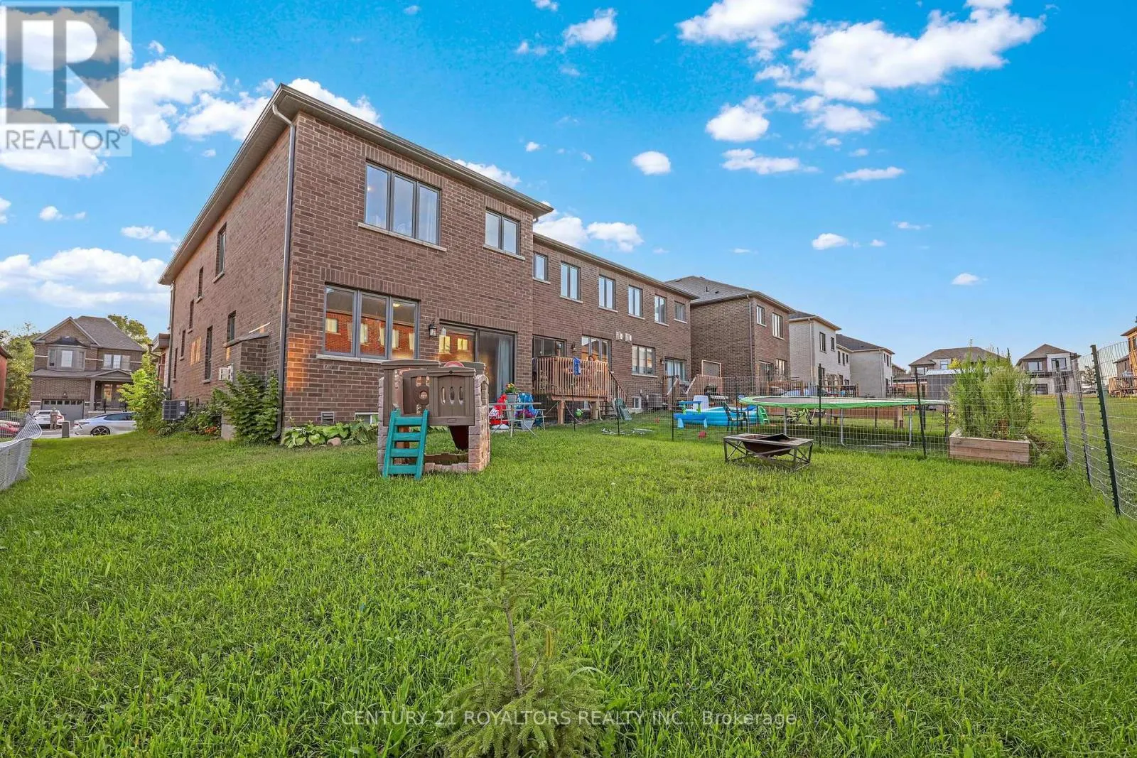 110 HUNTINGFORD TRAIL