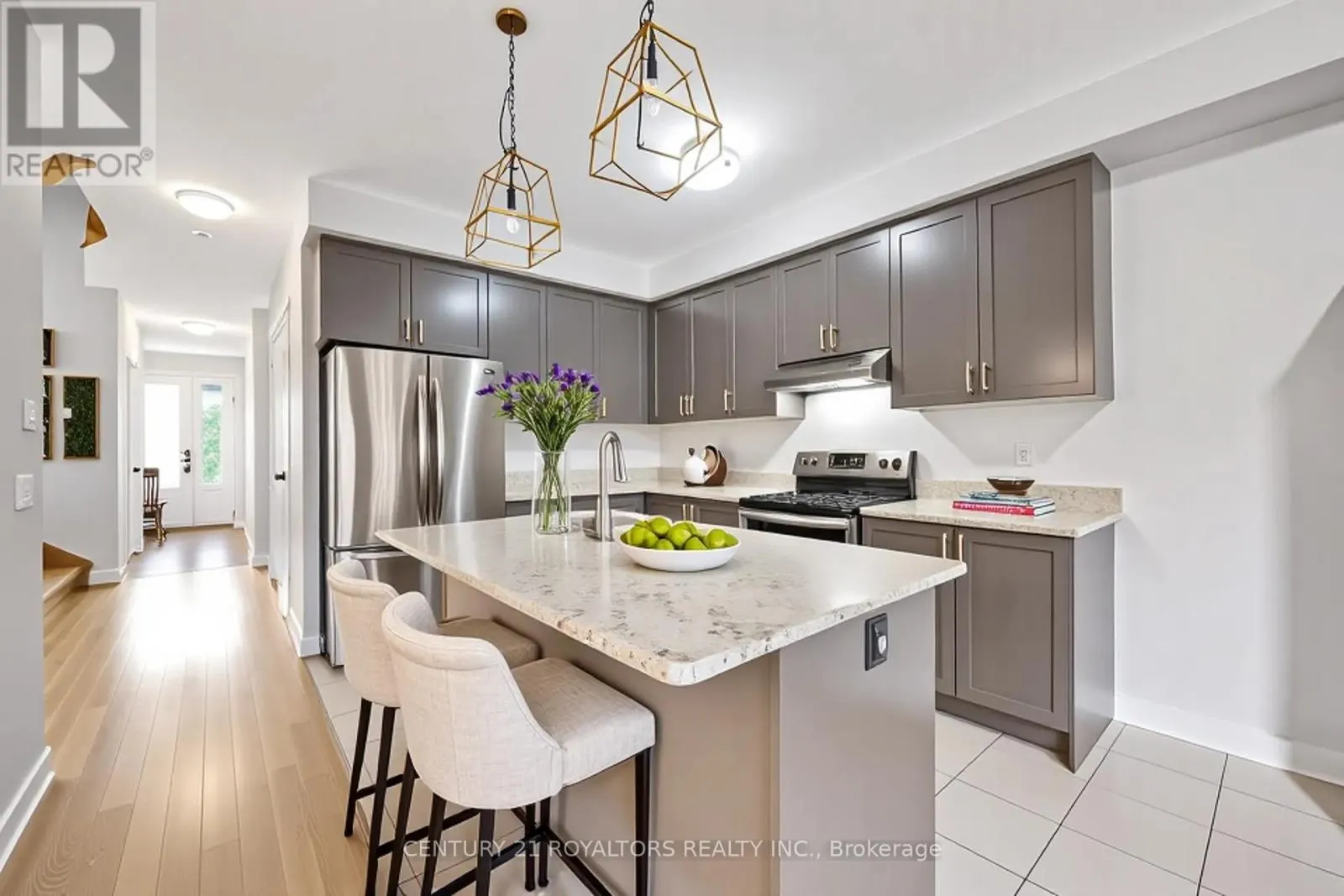 110 HUNTINGFORD TRAIL