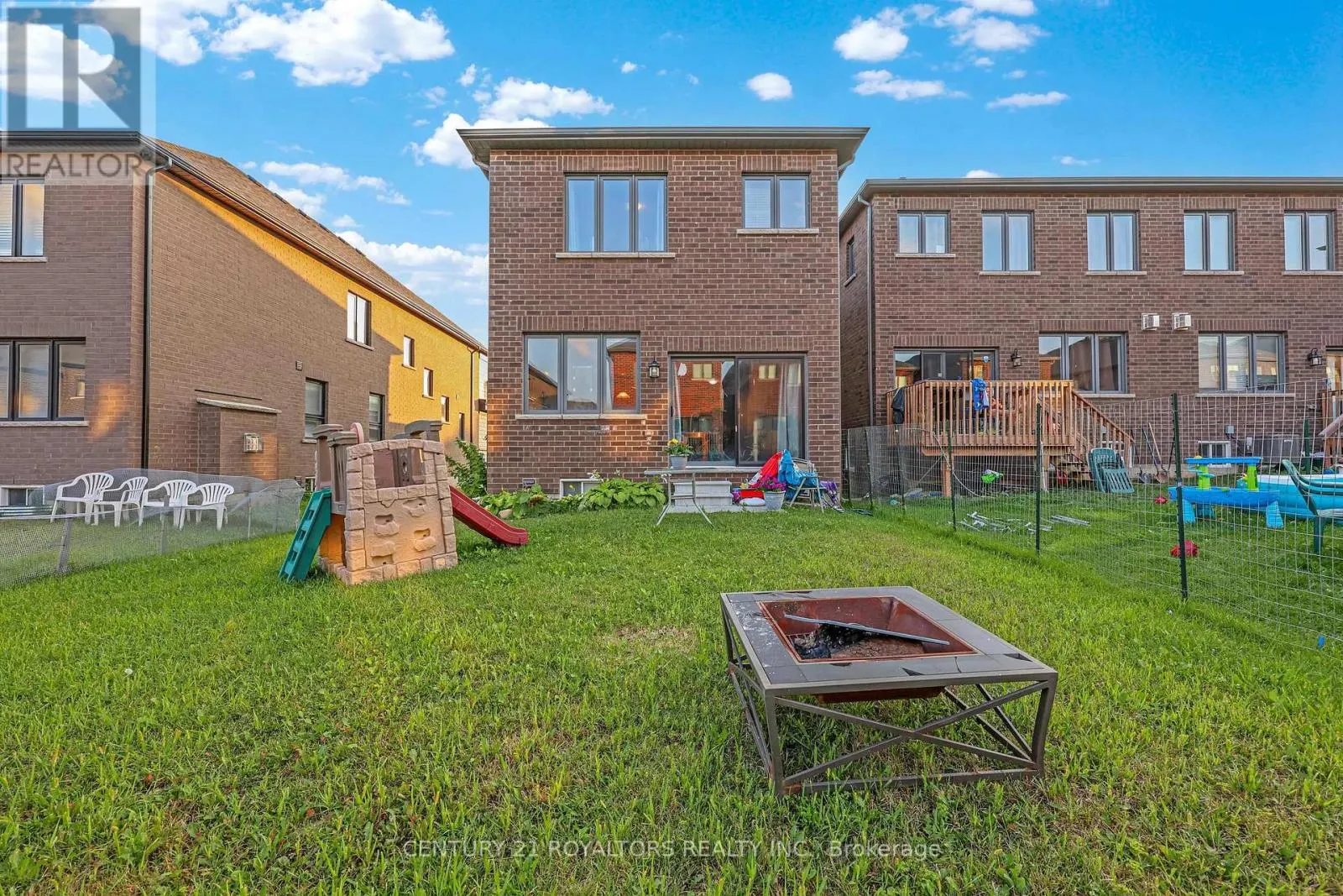 110 HUNTINGFORD TRAIL