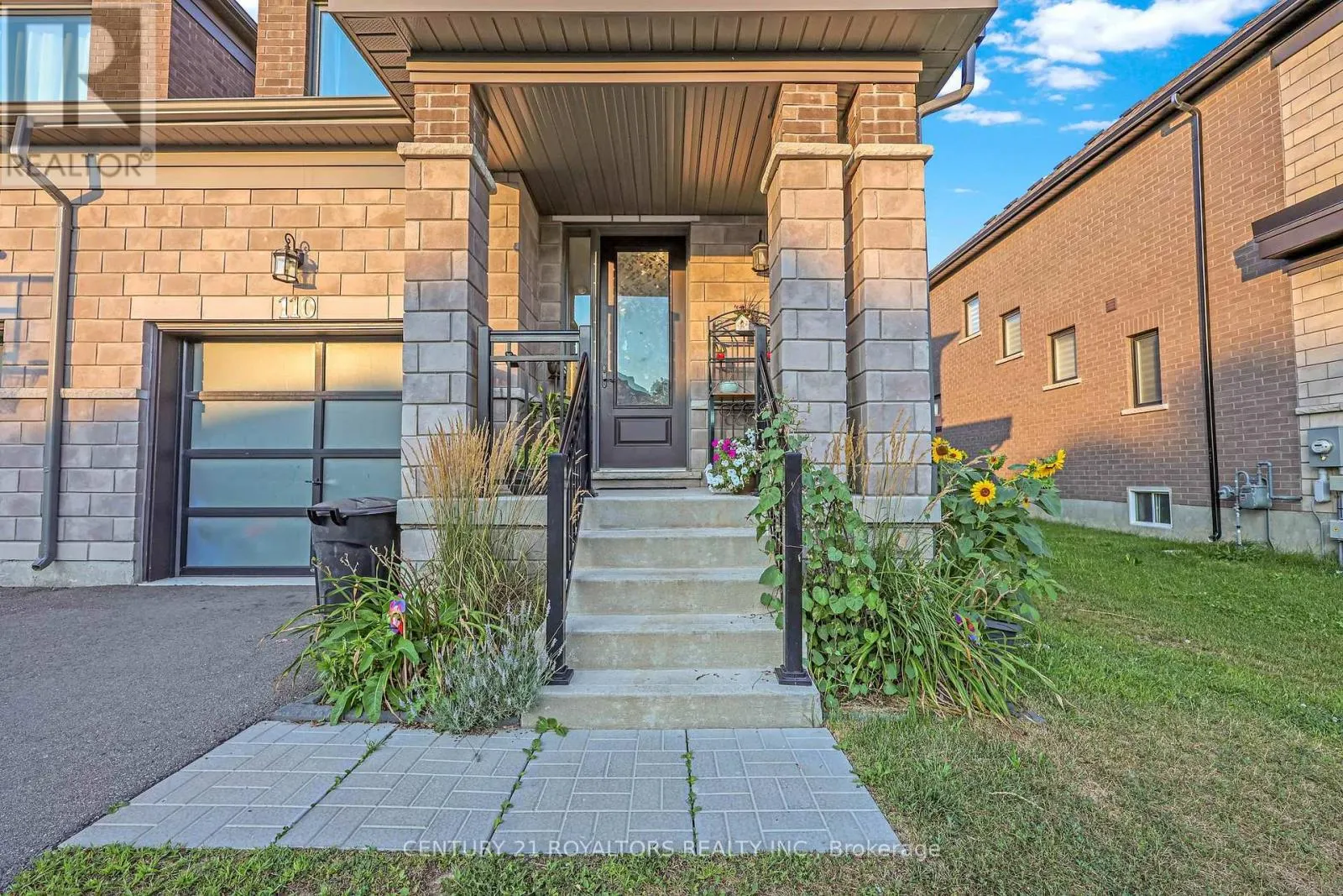 110 HUNTINGFORD TRAIL
