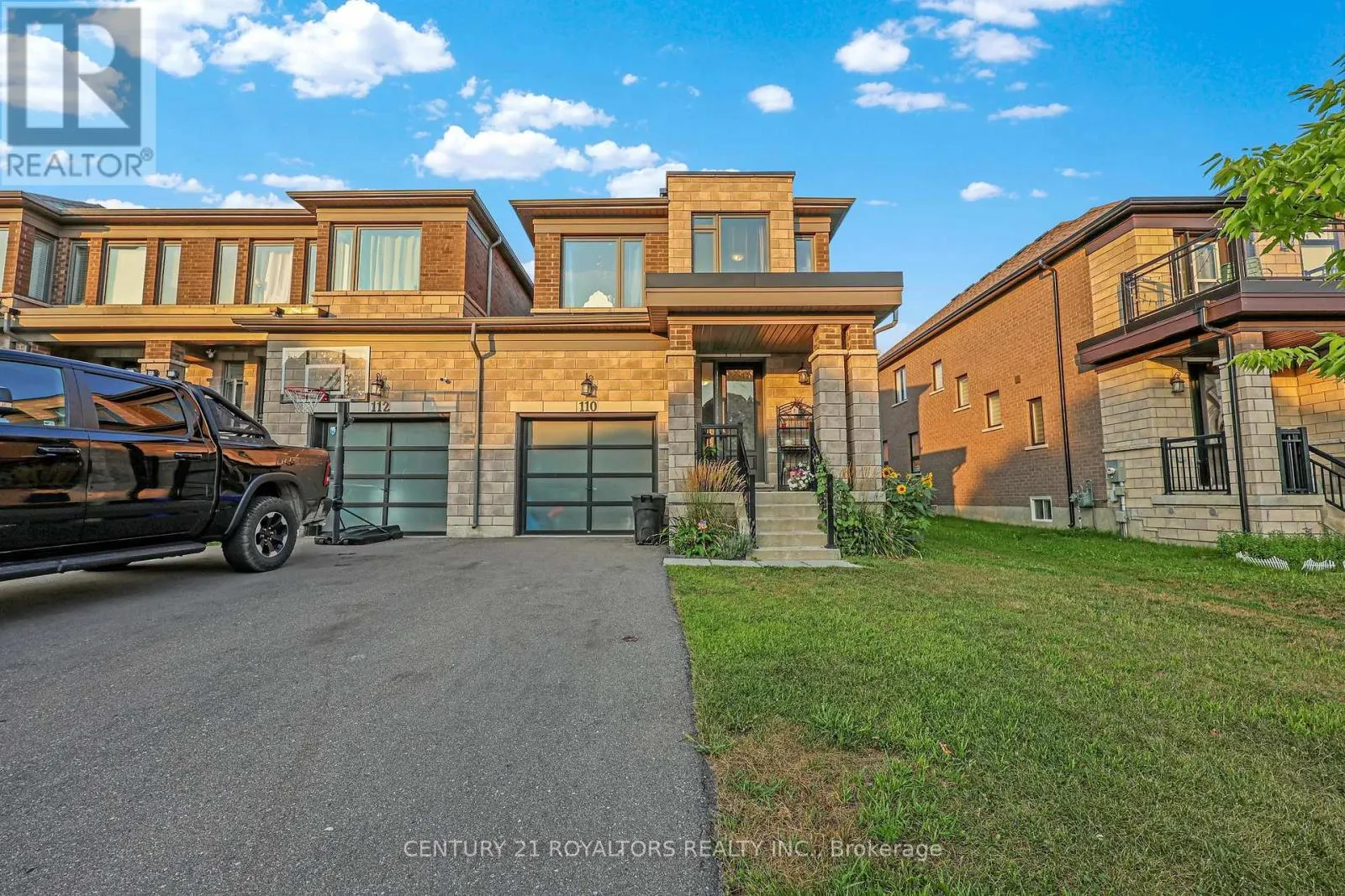 110 HUNTINGFORD TRAIL
