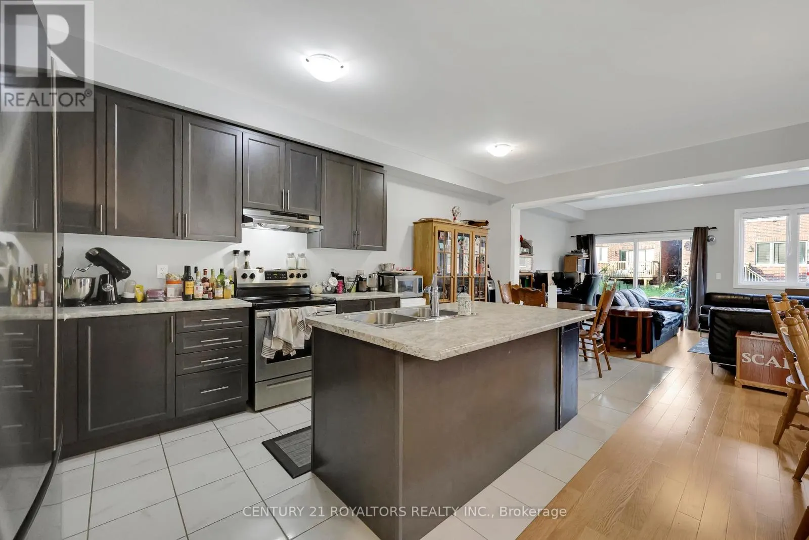 110 HUNTINGFORD TRAIL
