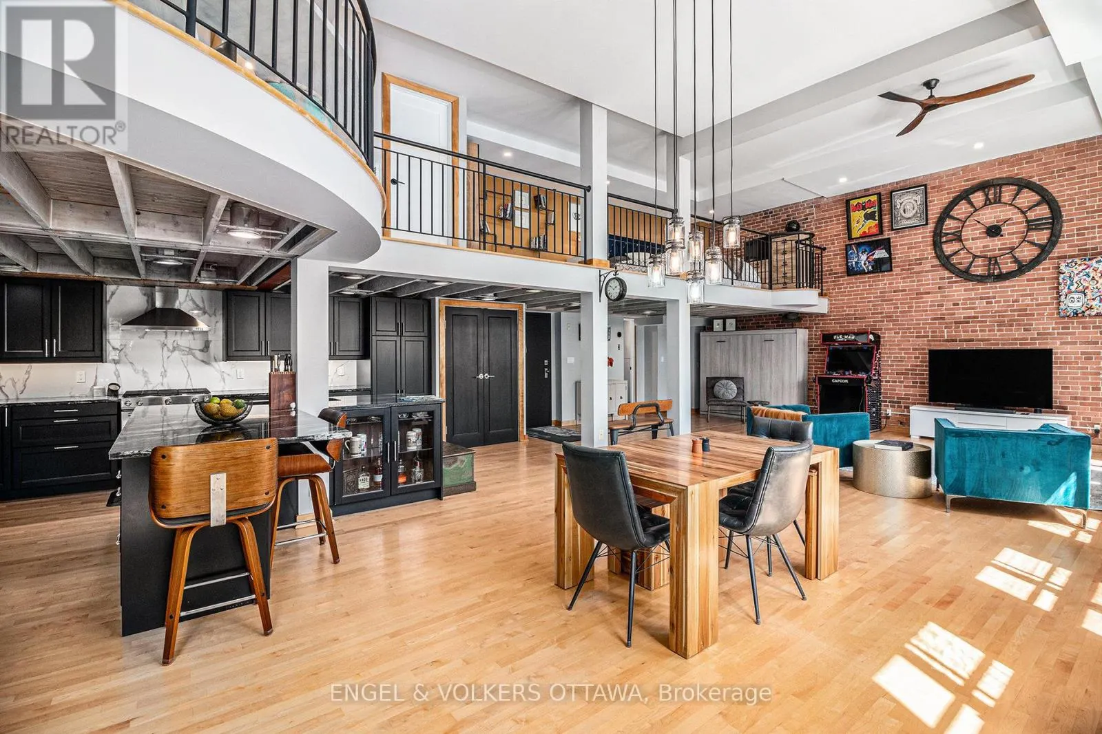 203 - 24 SPRINGFIELD ROAD