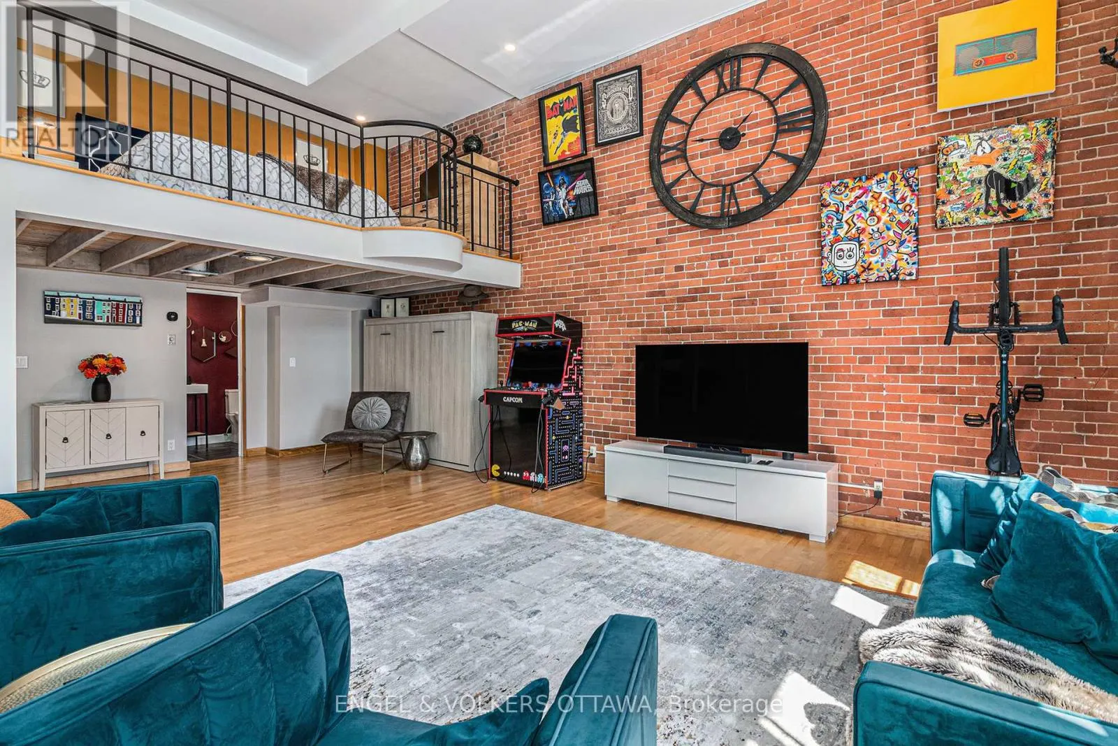203 - 24 SPRINGFIELD ROAD