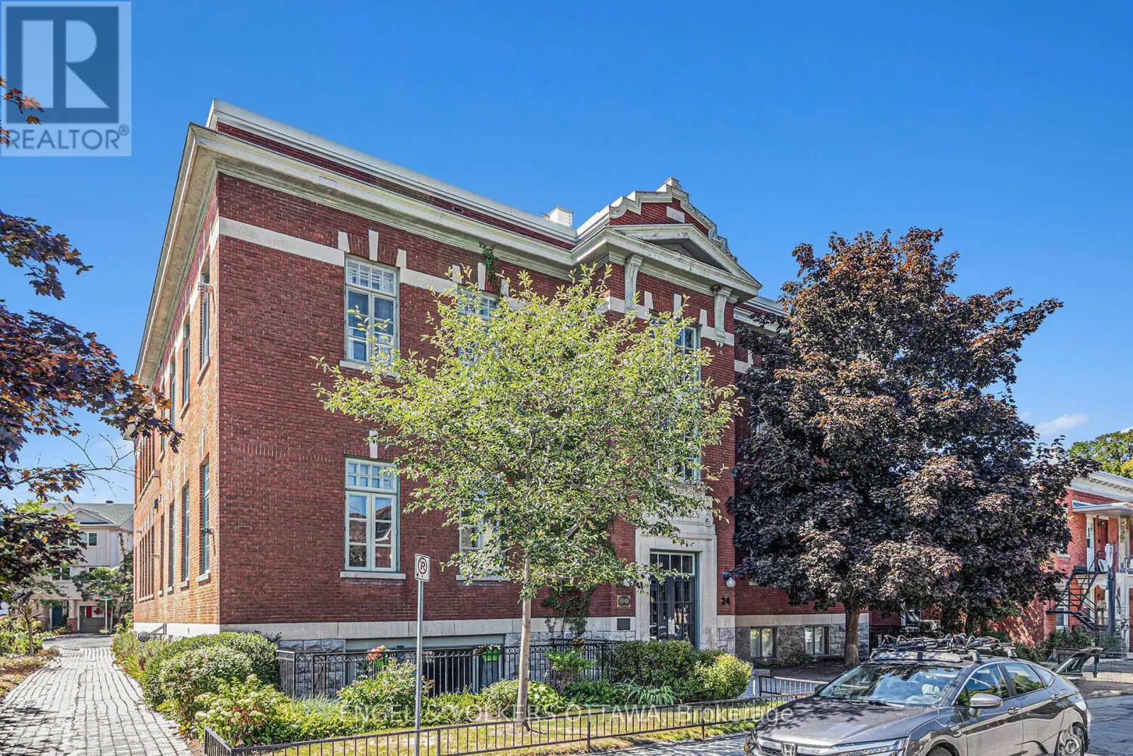 203 - 24 SPRINGFIELD ROAD
