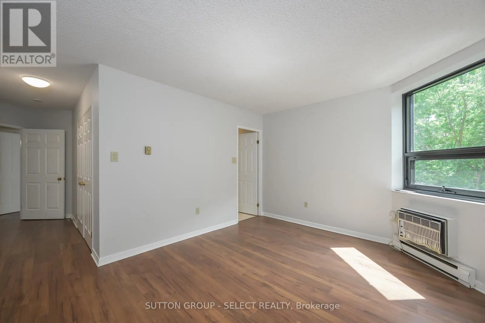 304 - 549 RIDOUT STREET N, #304