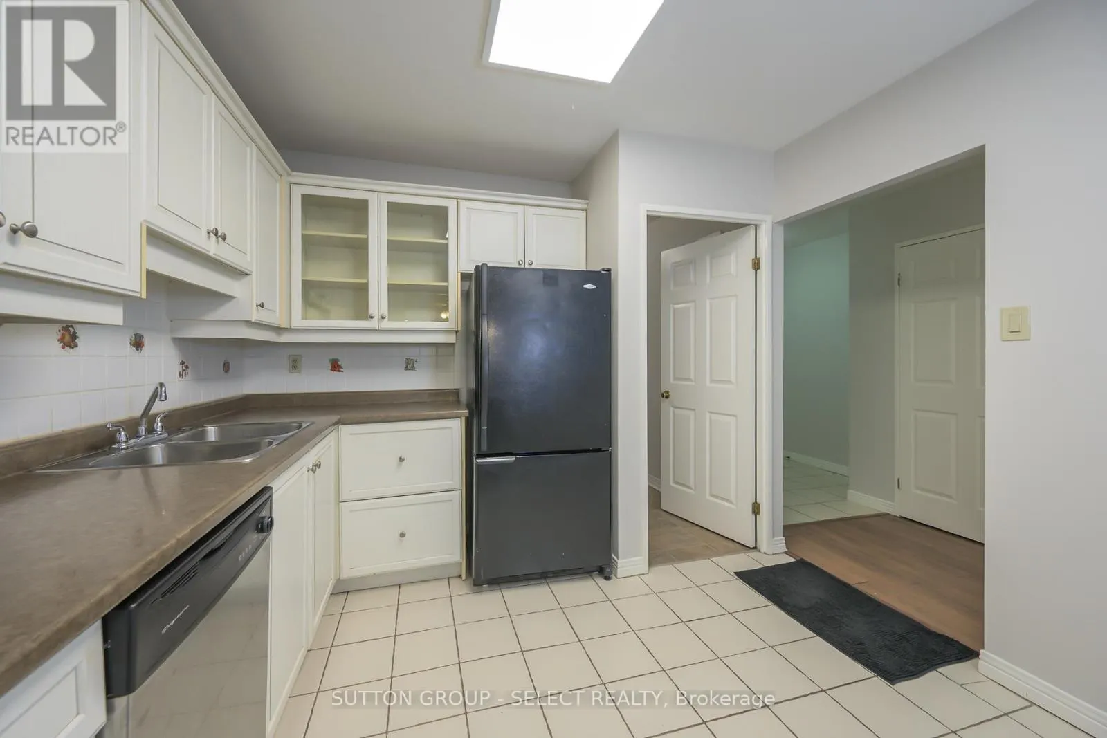 304 - 549 RIDOUT STREET N, #304