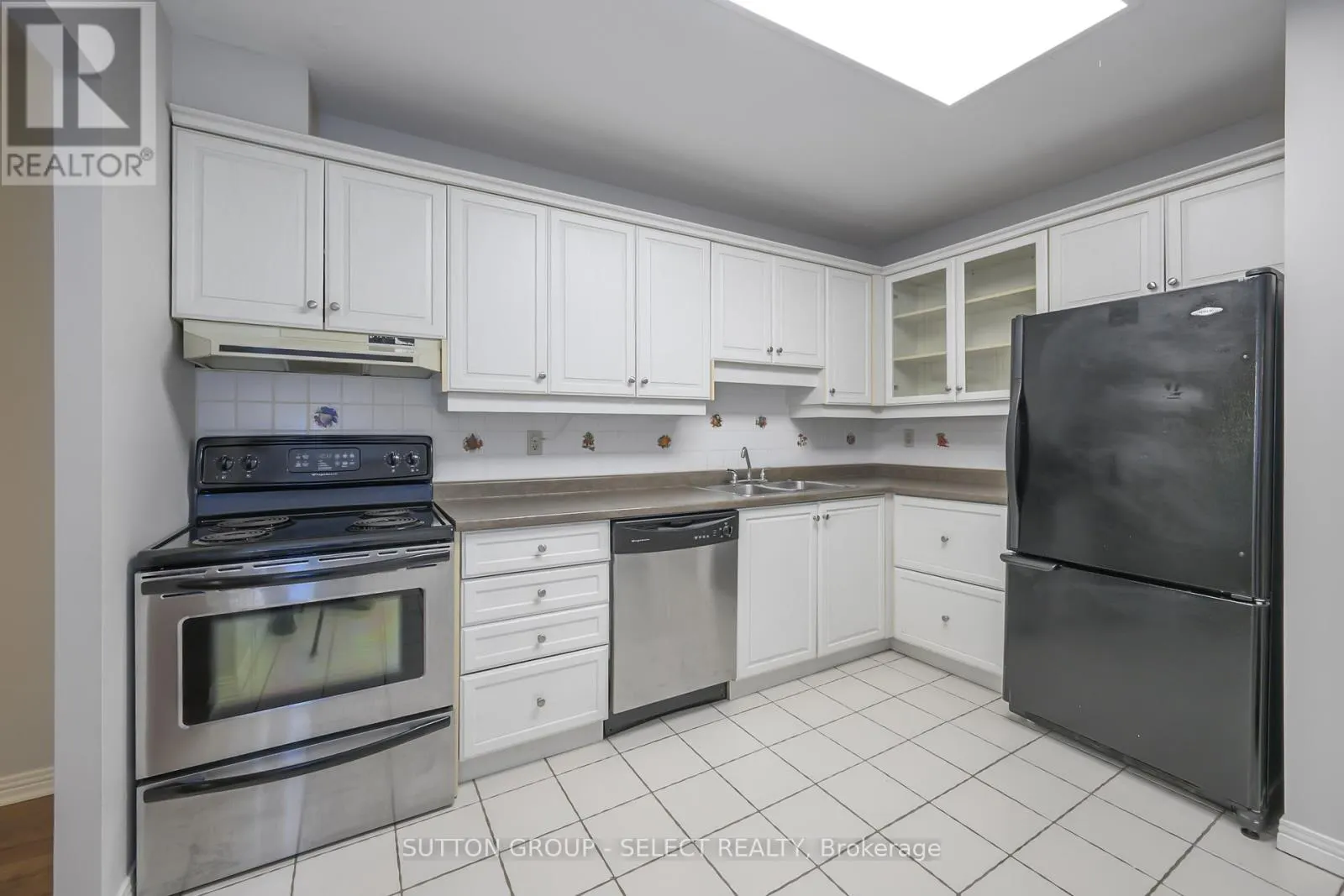 304 - 549 RIDOUT STREET N, #304