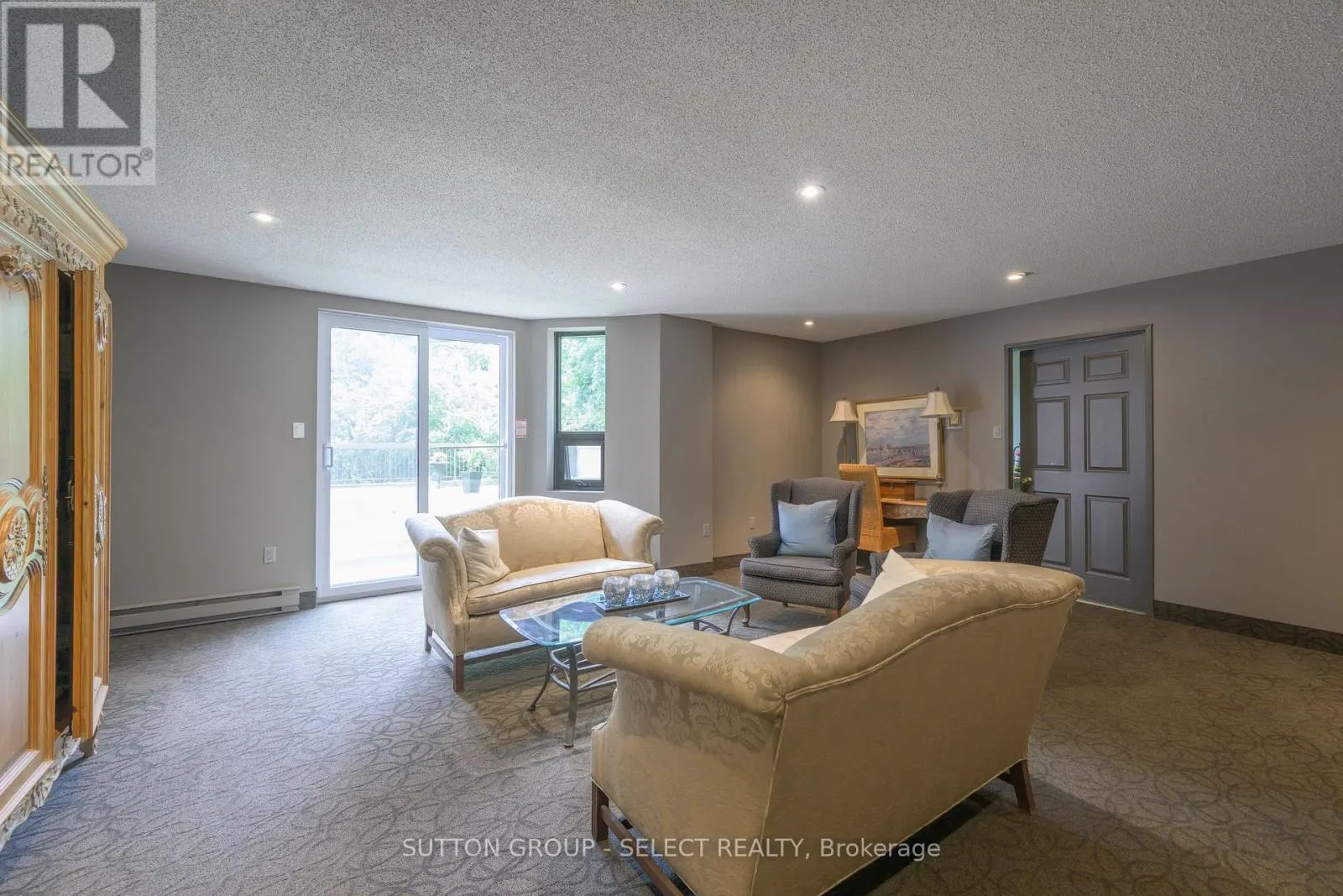 304 - 549 RIDOUT STREET N, #304