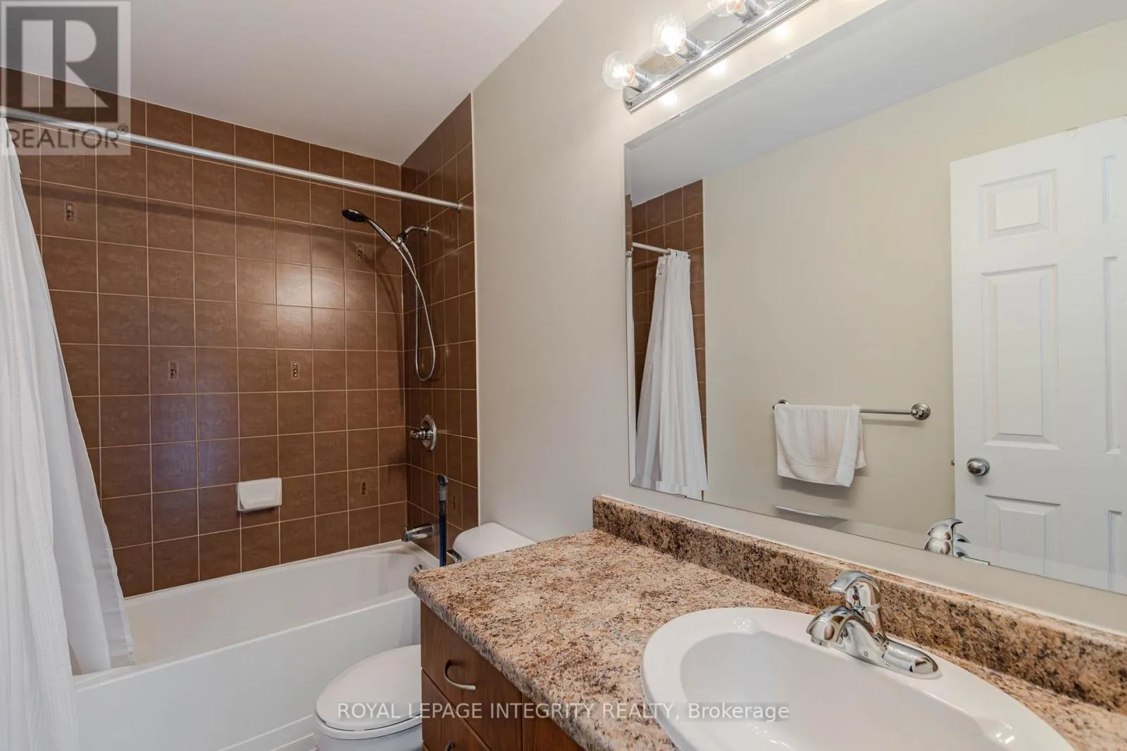218 CATAMOUNT COURT