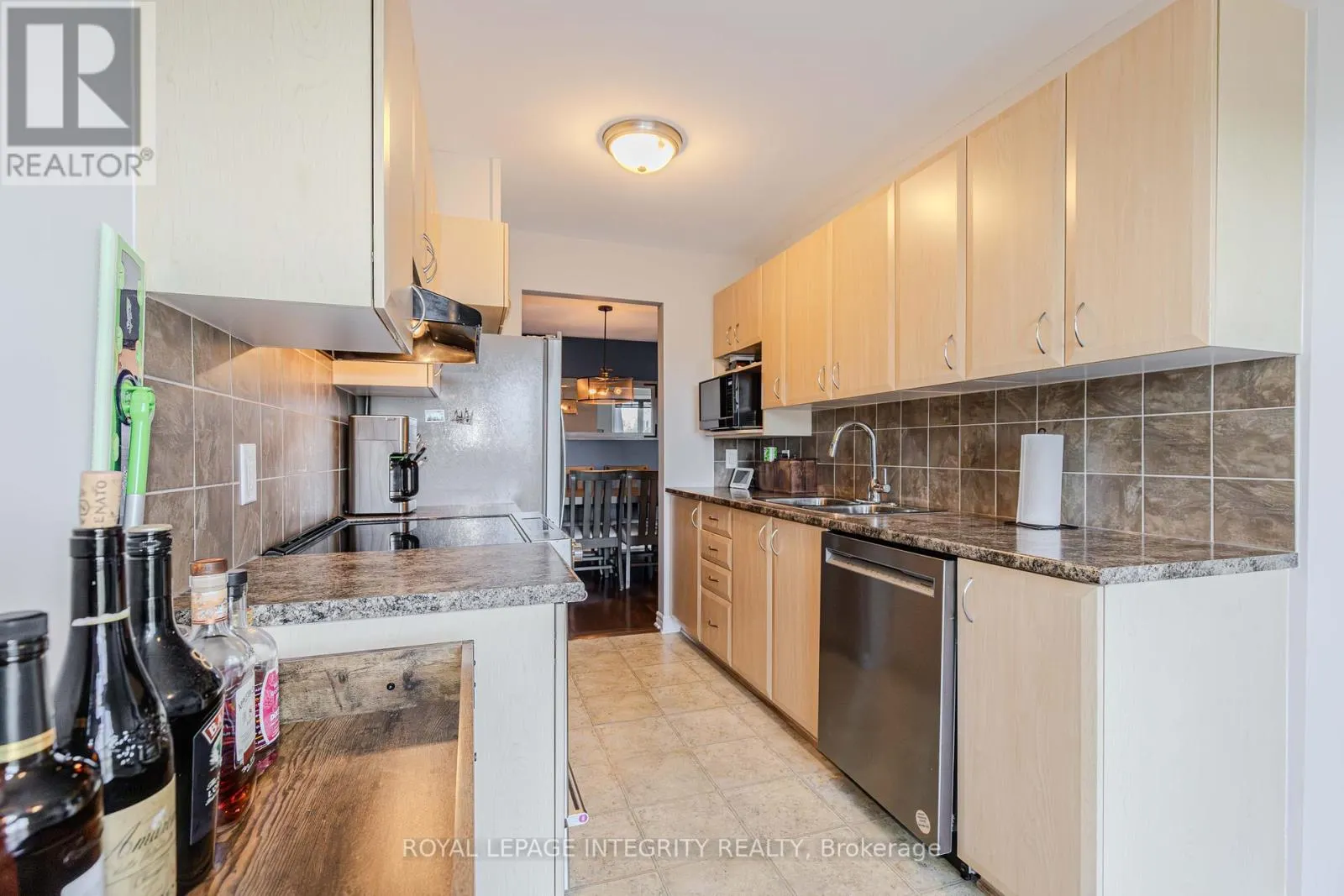 218 CATAMOUNT COURT