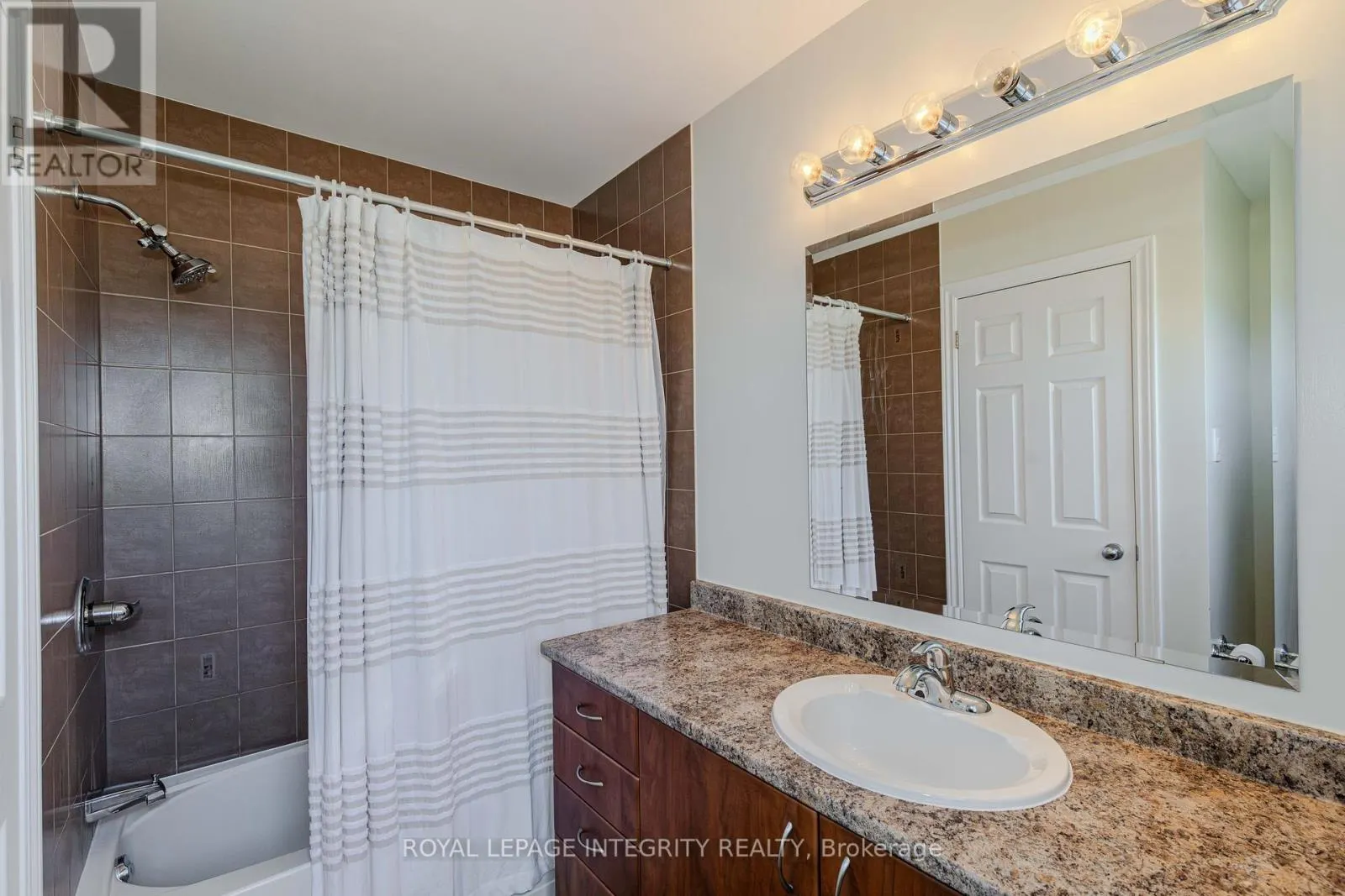 218 CATAMOUNT COURT