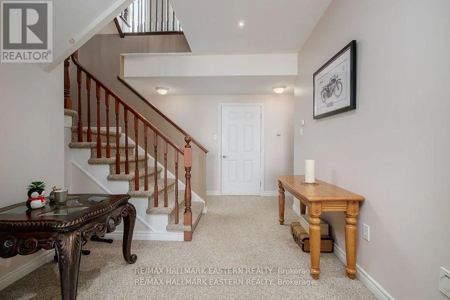 10 EARL KENNEDY ROAD