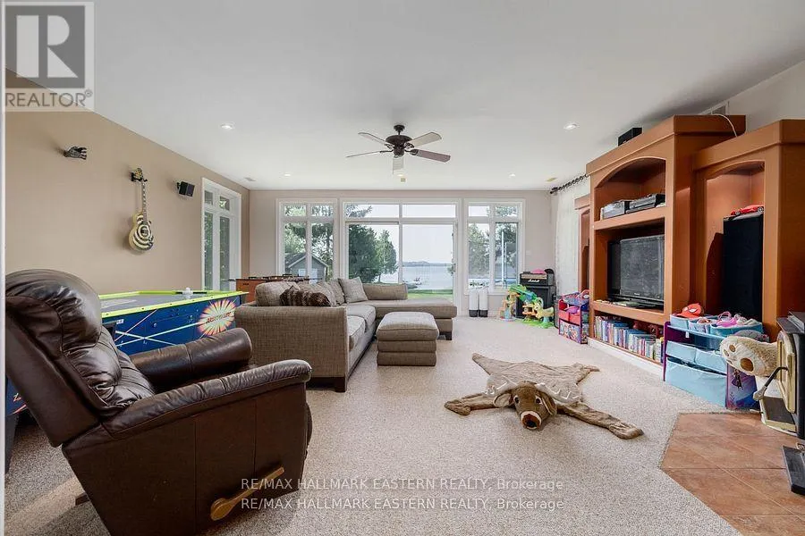 10 EARL KENNEDY ROAD