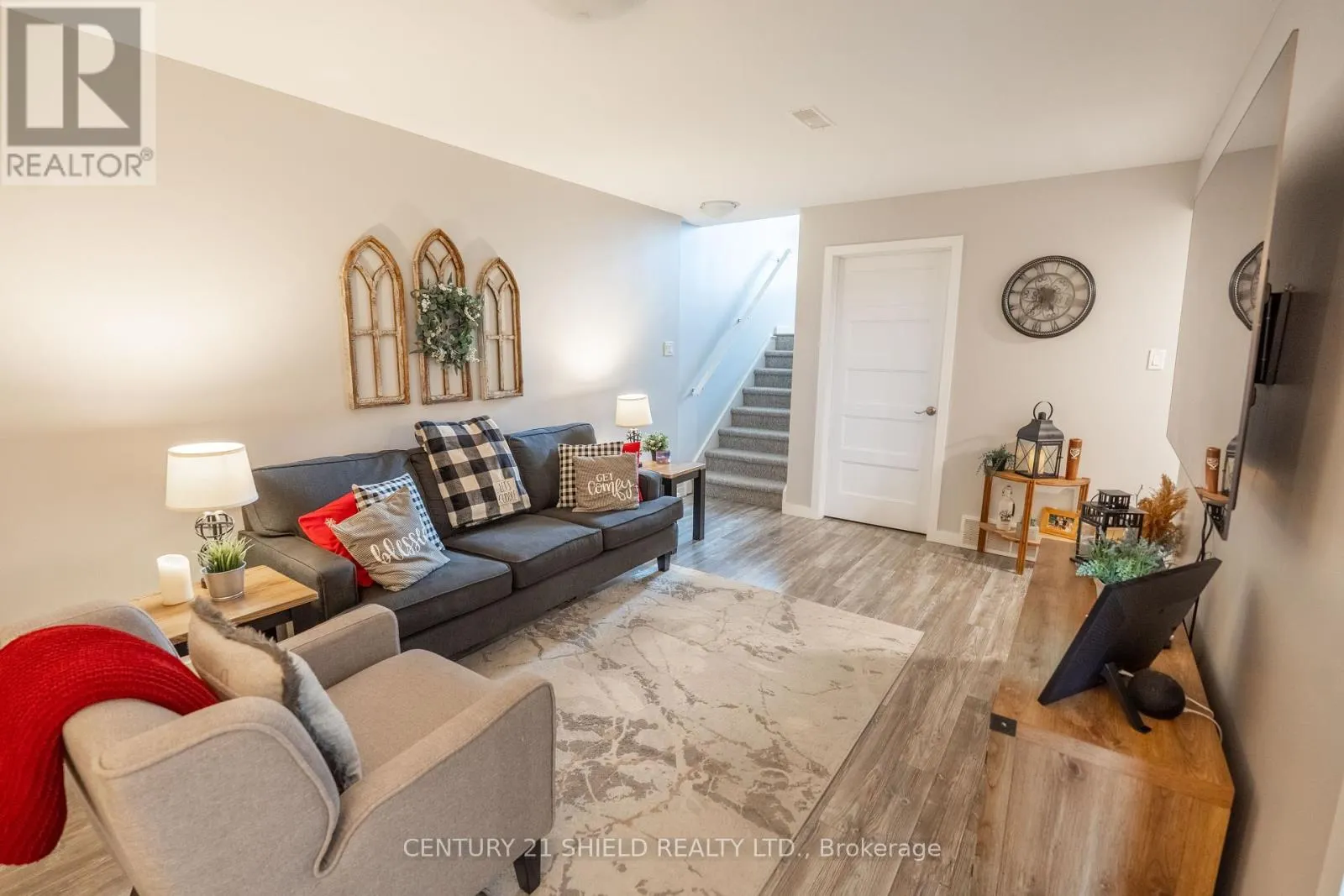 166 BELLWOOD DRIVE
