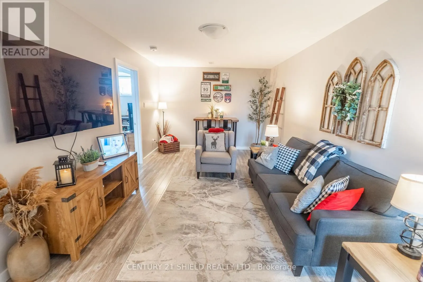 166 BELLWOOD DRIVE
