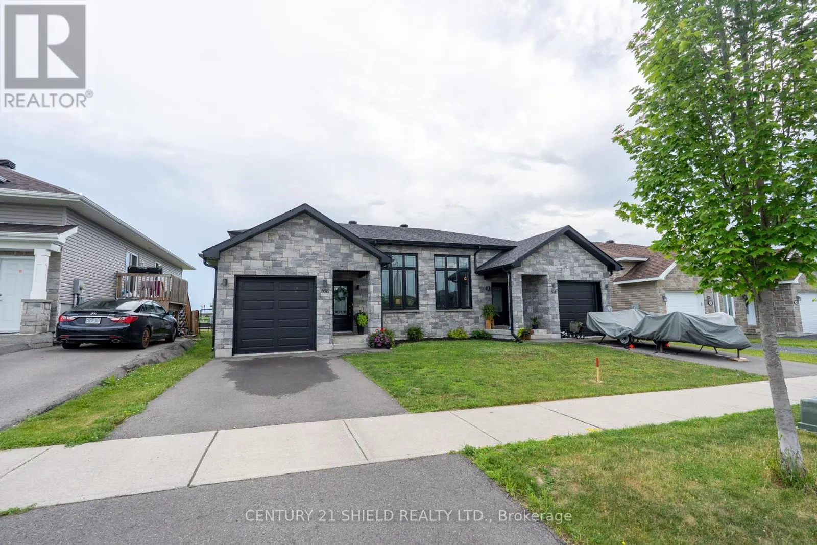 166 BELLWOOD DRIVE