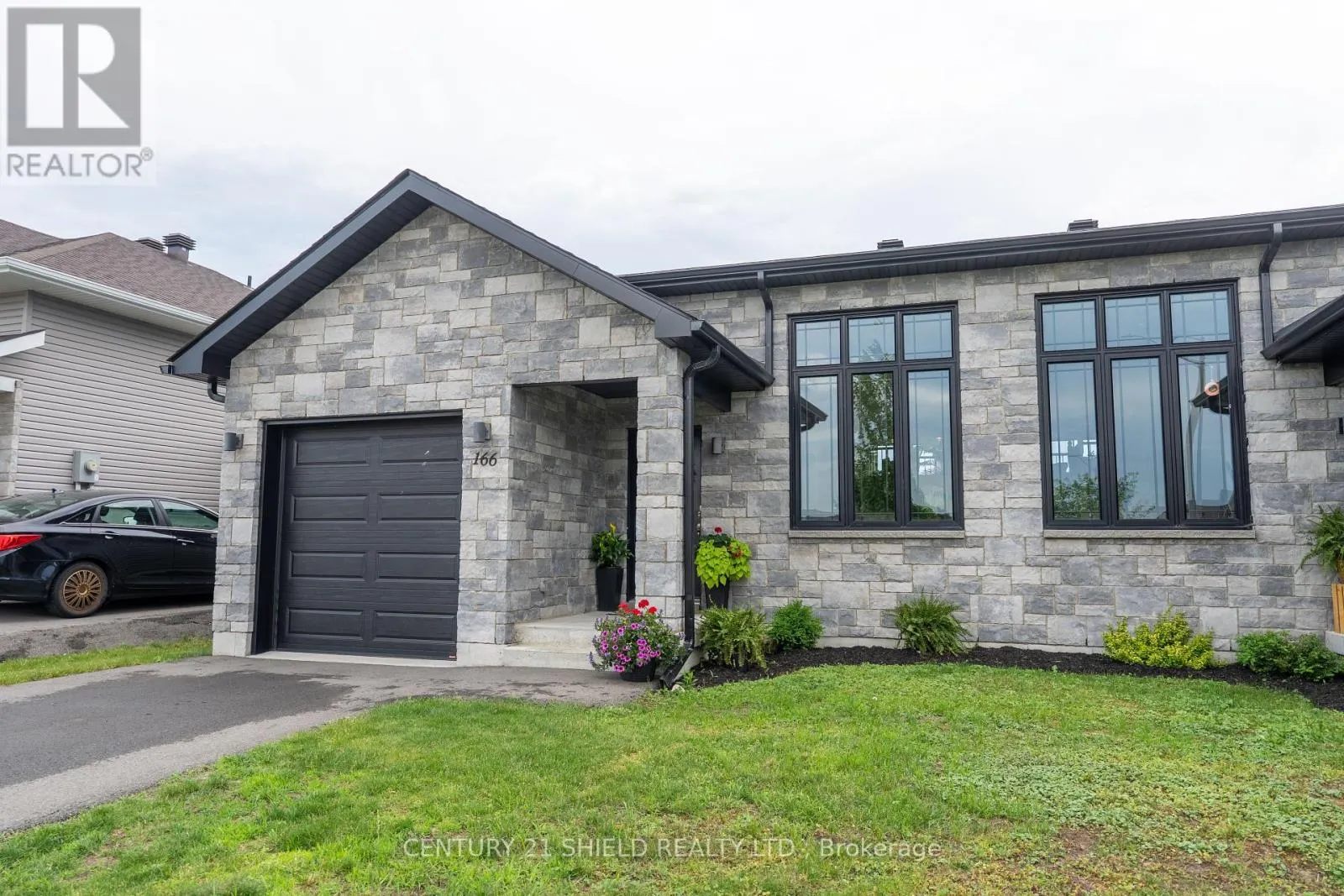 166 BELLWOOD DRIVE