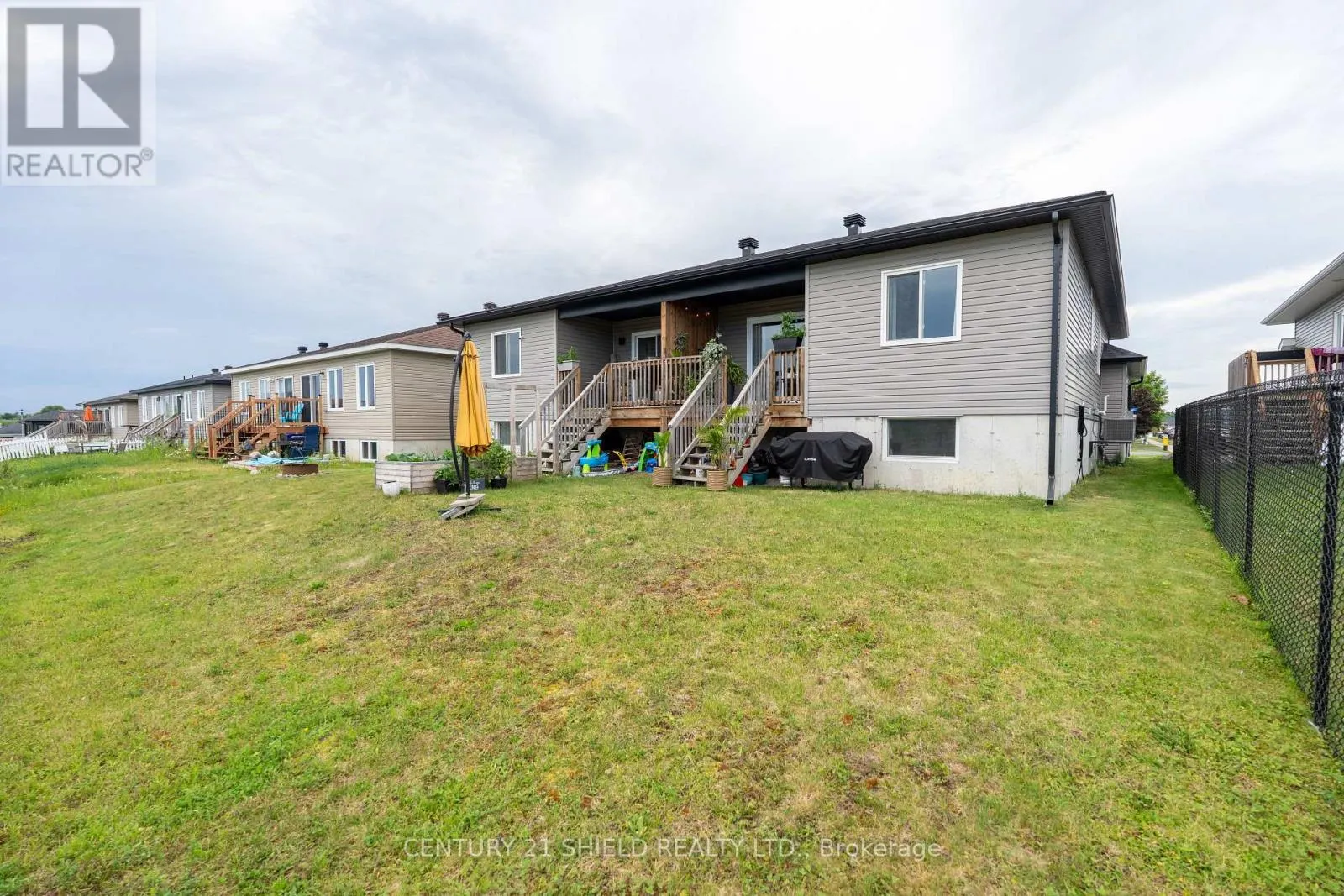 166 BELLWOOD DRIVE