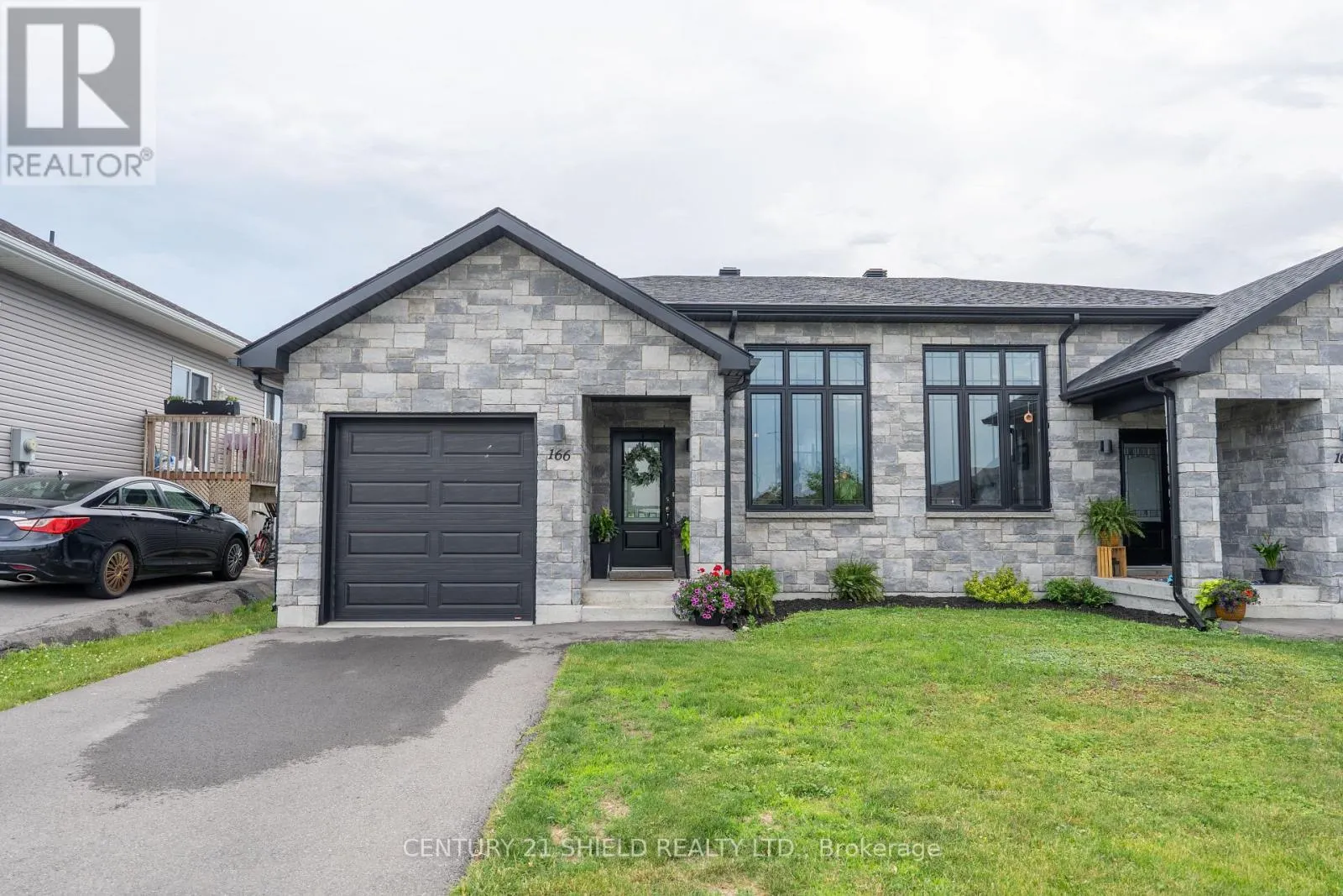 166 BELLWOOD DRIVE