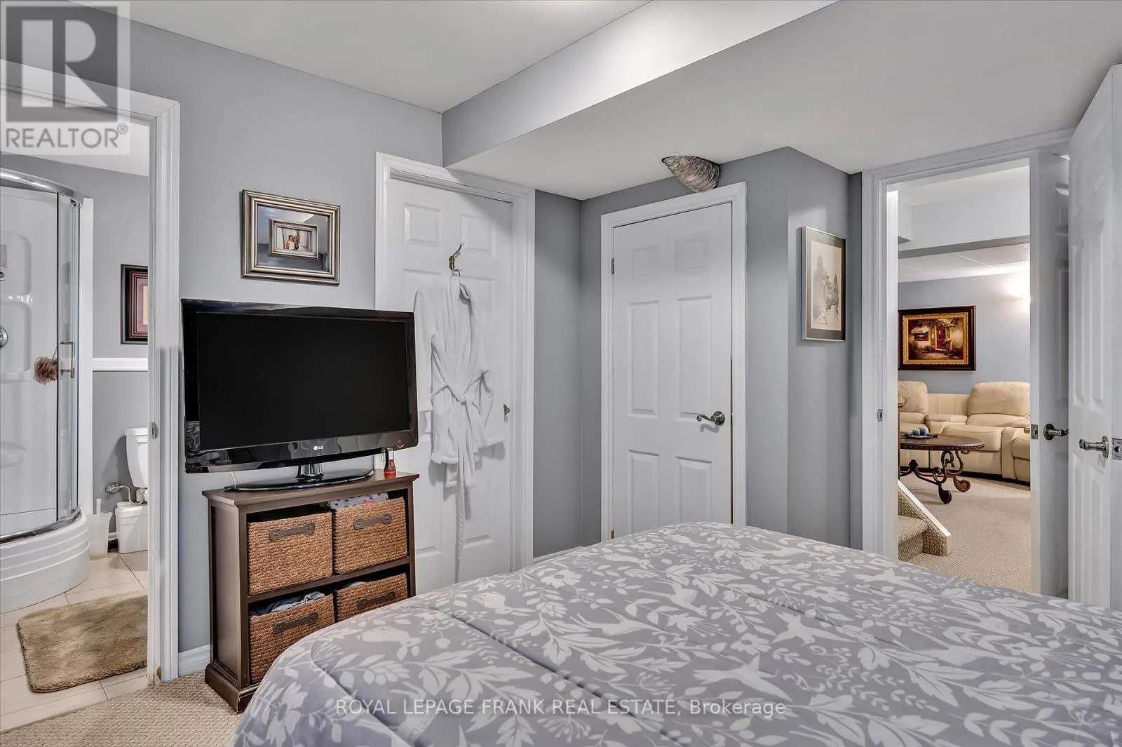 229 LONSBERRY LANE