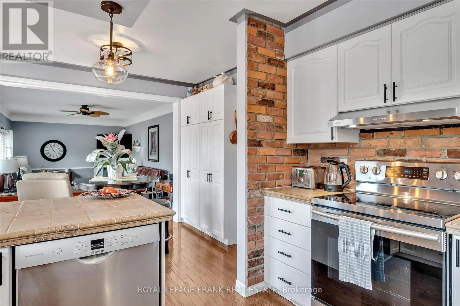 229 LONSBERRY LANE