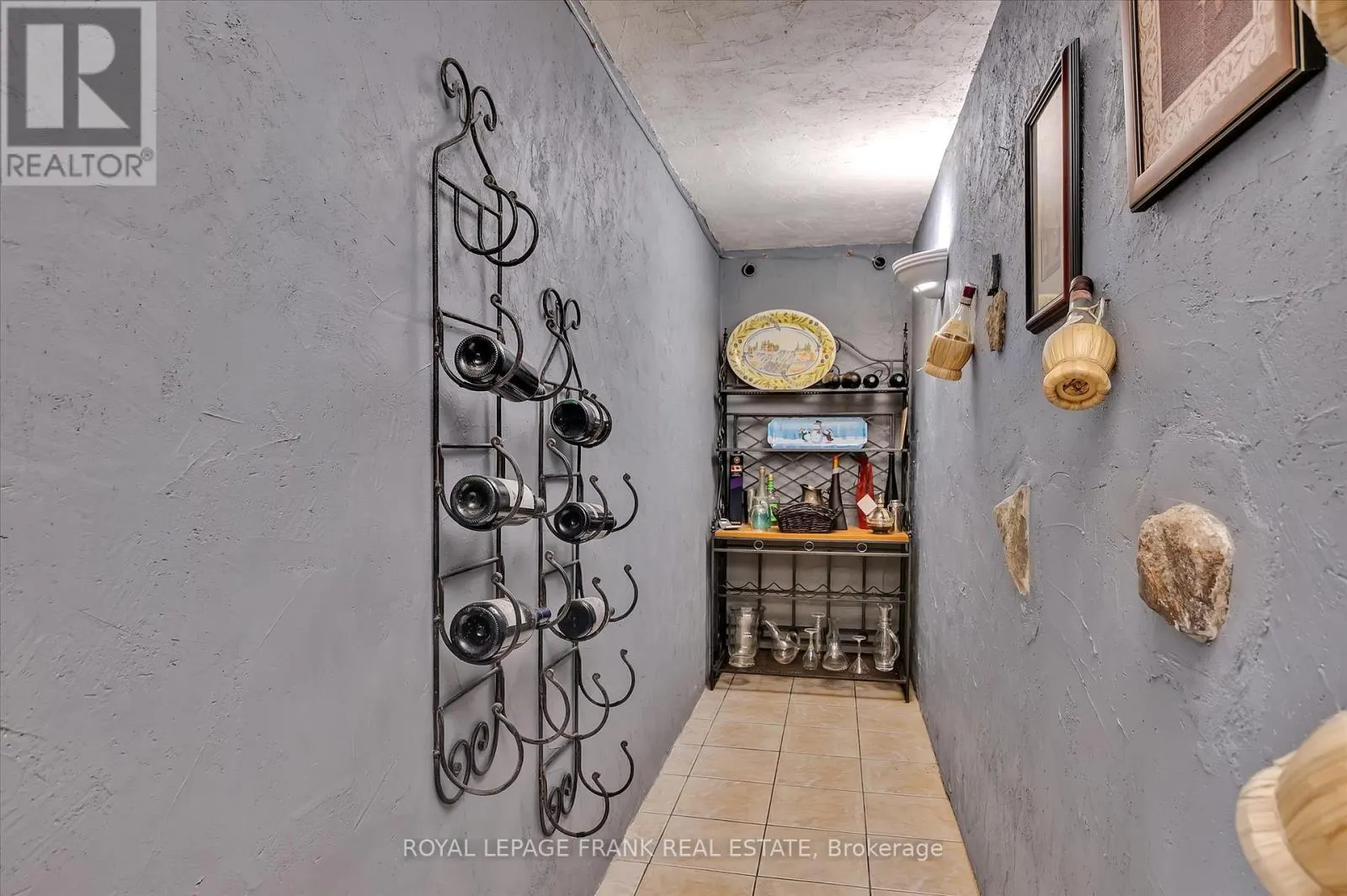 229 LONSBERRY LANE