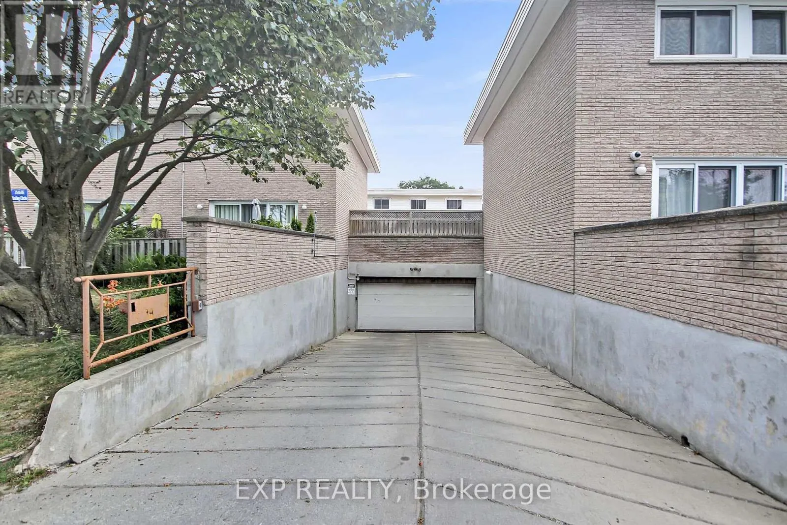 83 HADLEY CIRCLE