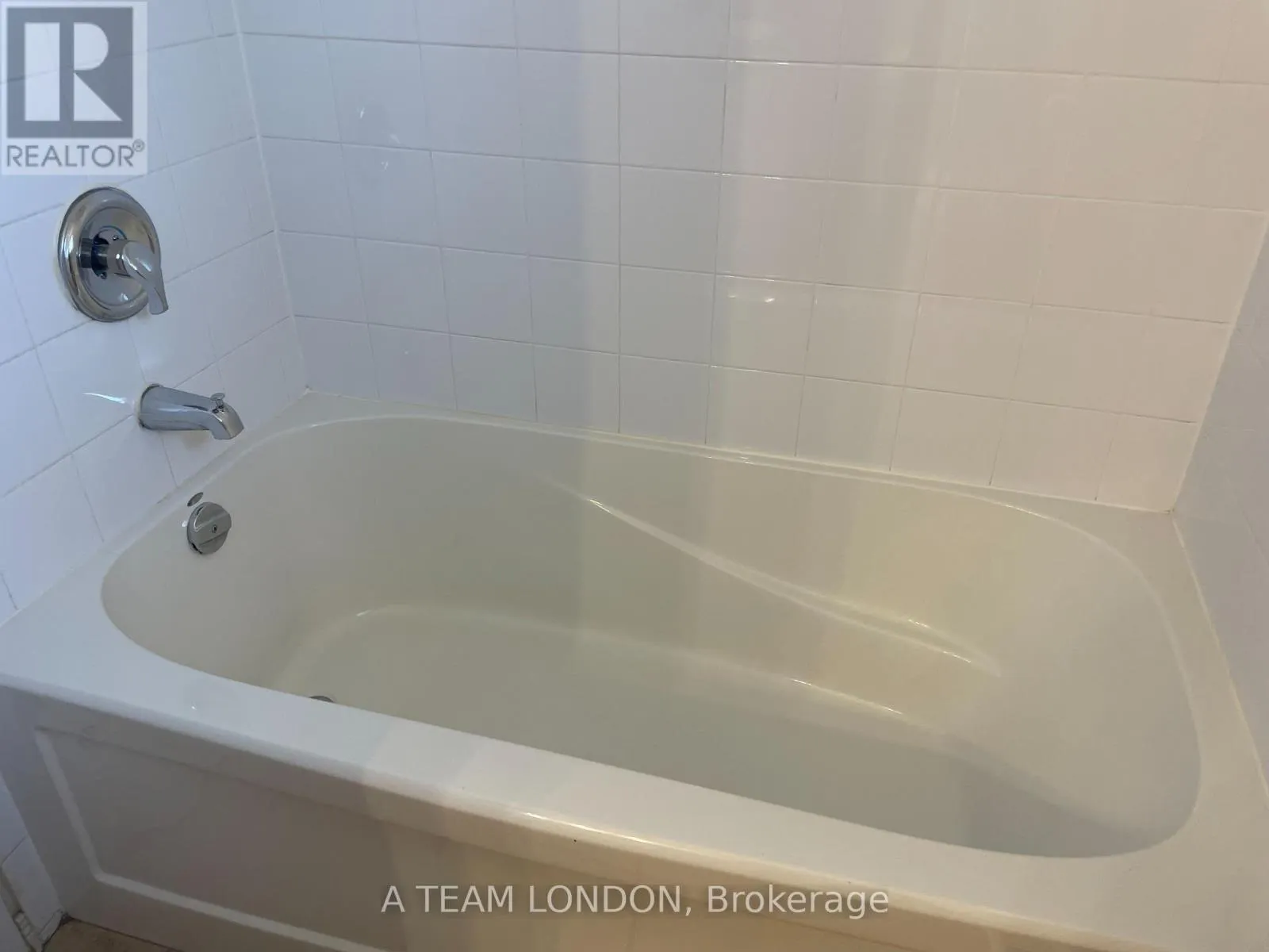 33 - 35 WATERMAN AVENUE, #33