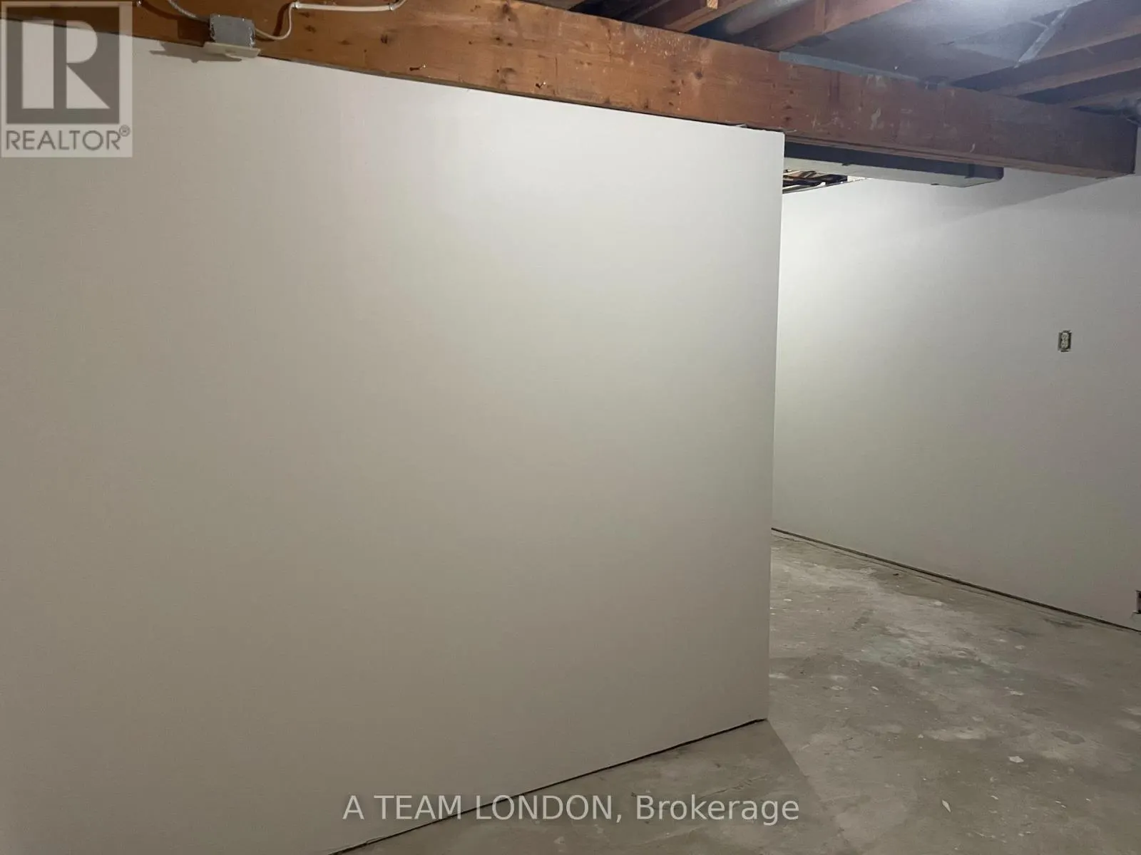 33 - 35 WATERMAN AVENUE, #33