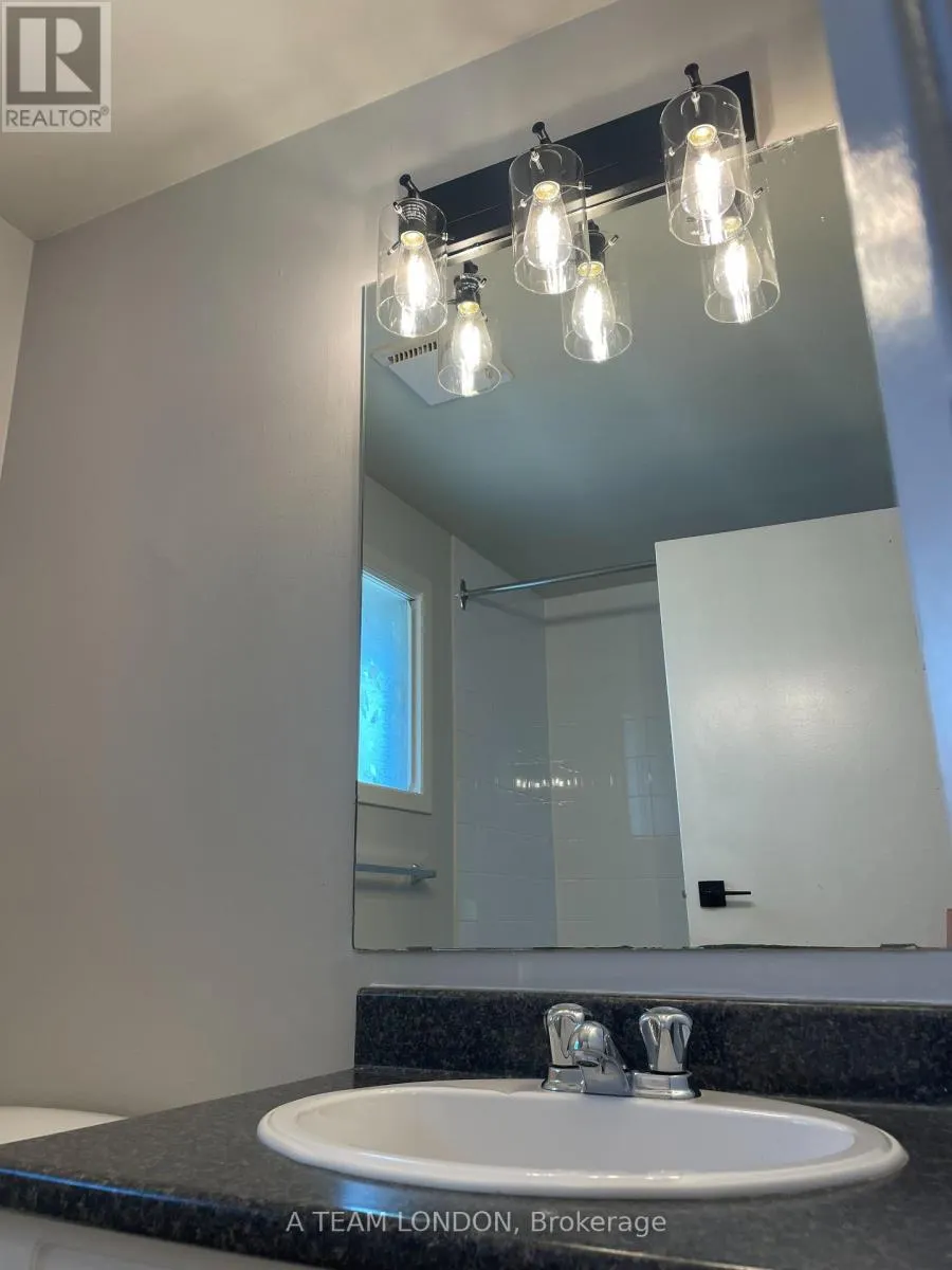 33 - 35 WATERMAN AVENUE, #33