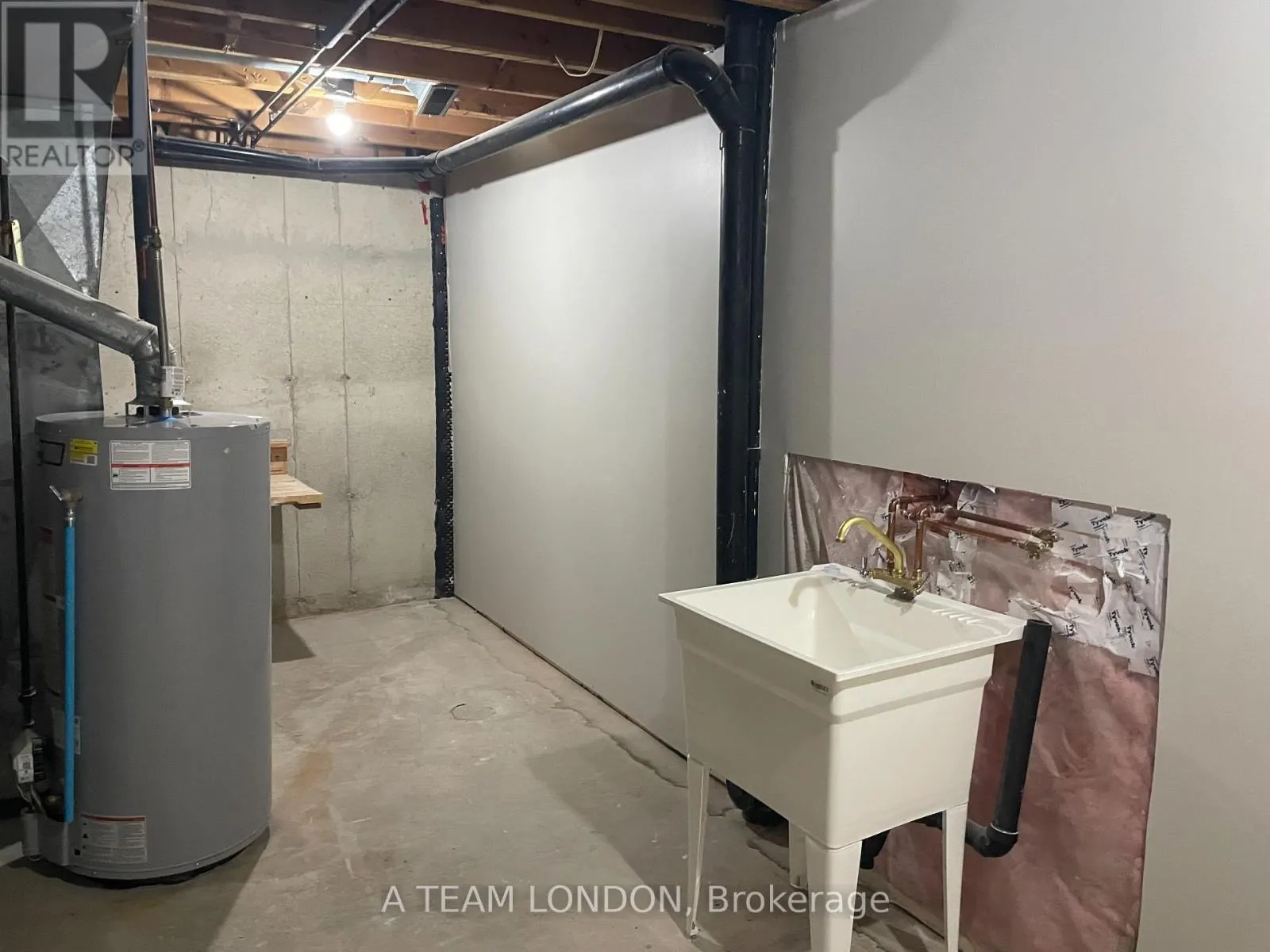 33 - 35 WATERMAN AVENUE, #33