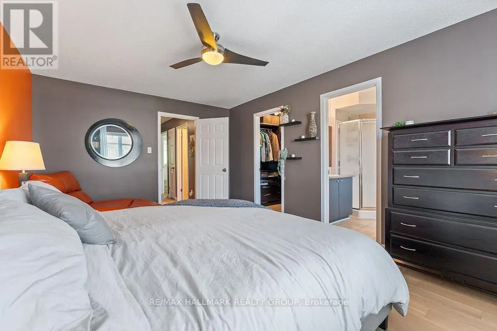 920 SCHOONER CRESCENT